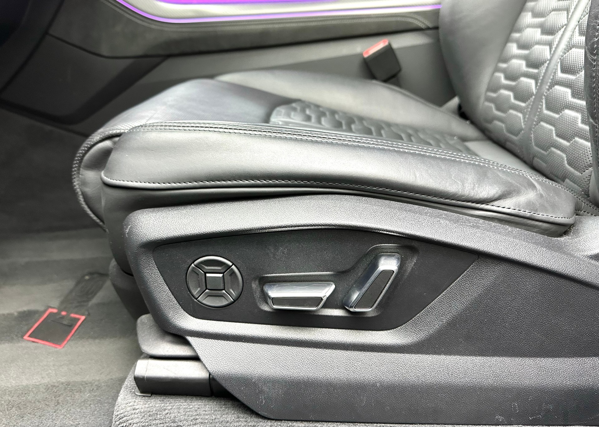 AUDI RSQ8 quattro tiptronic-image-15