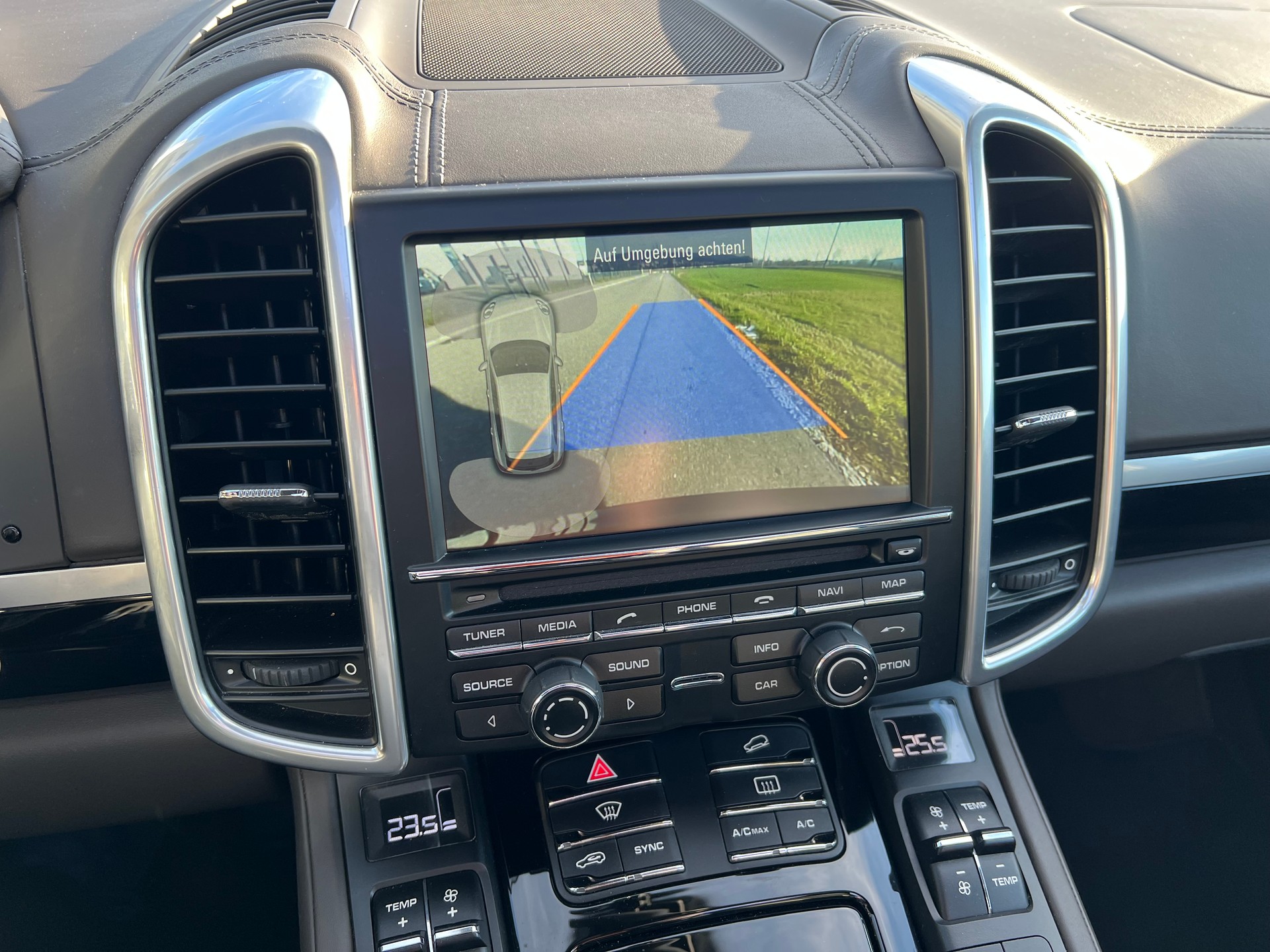 PORSCHE Cayenne Diesel 3.0 V6 TDI * Luftfederung *-image-22