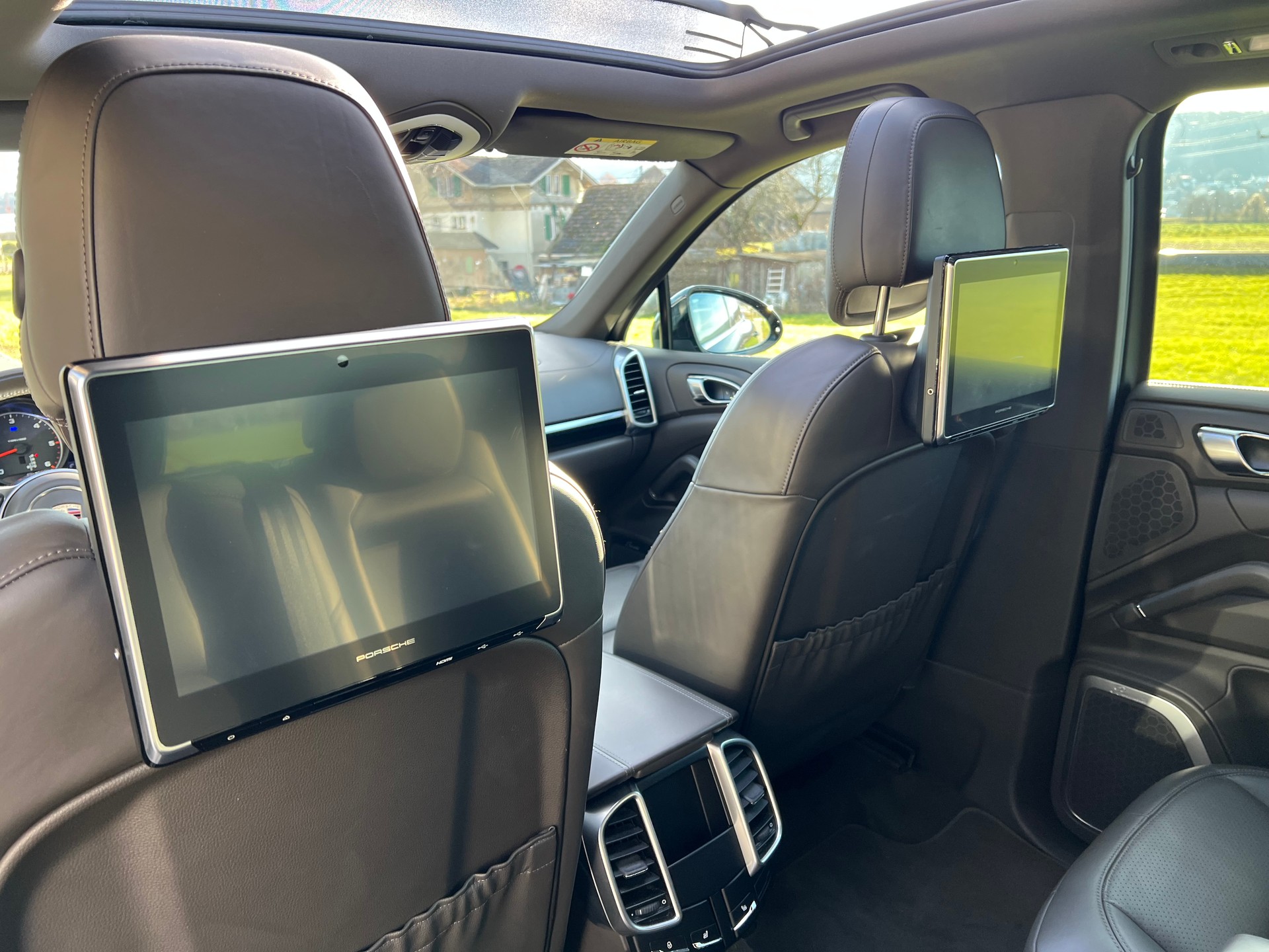 PORSCHE Cayenne Diesel 3.0 V6 TDI * Luftfederung *-image-19