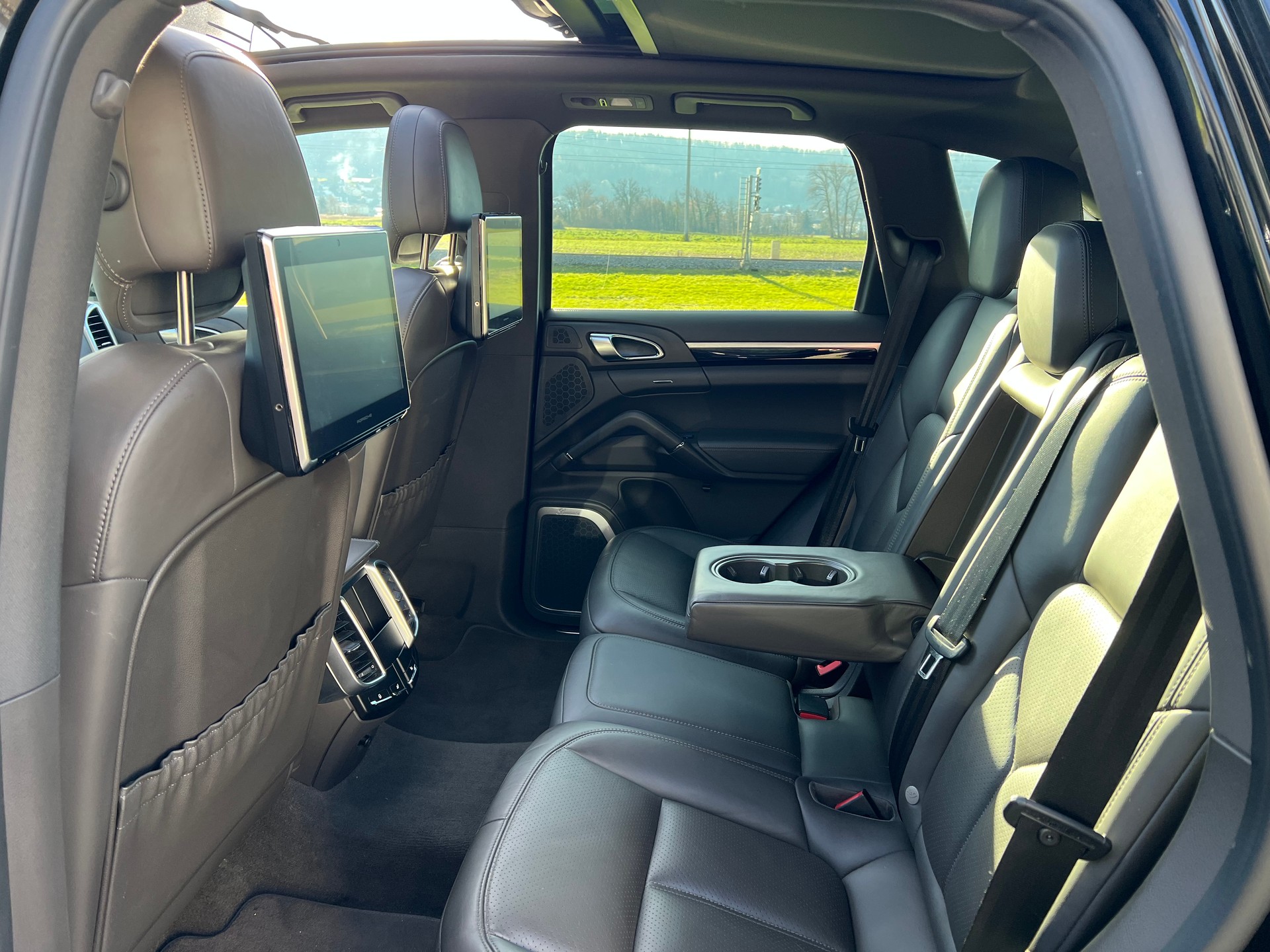 PORSCHE Cayenne Diesel 3.0 V6 TDI * Luftfederung *-image-26