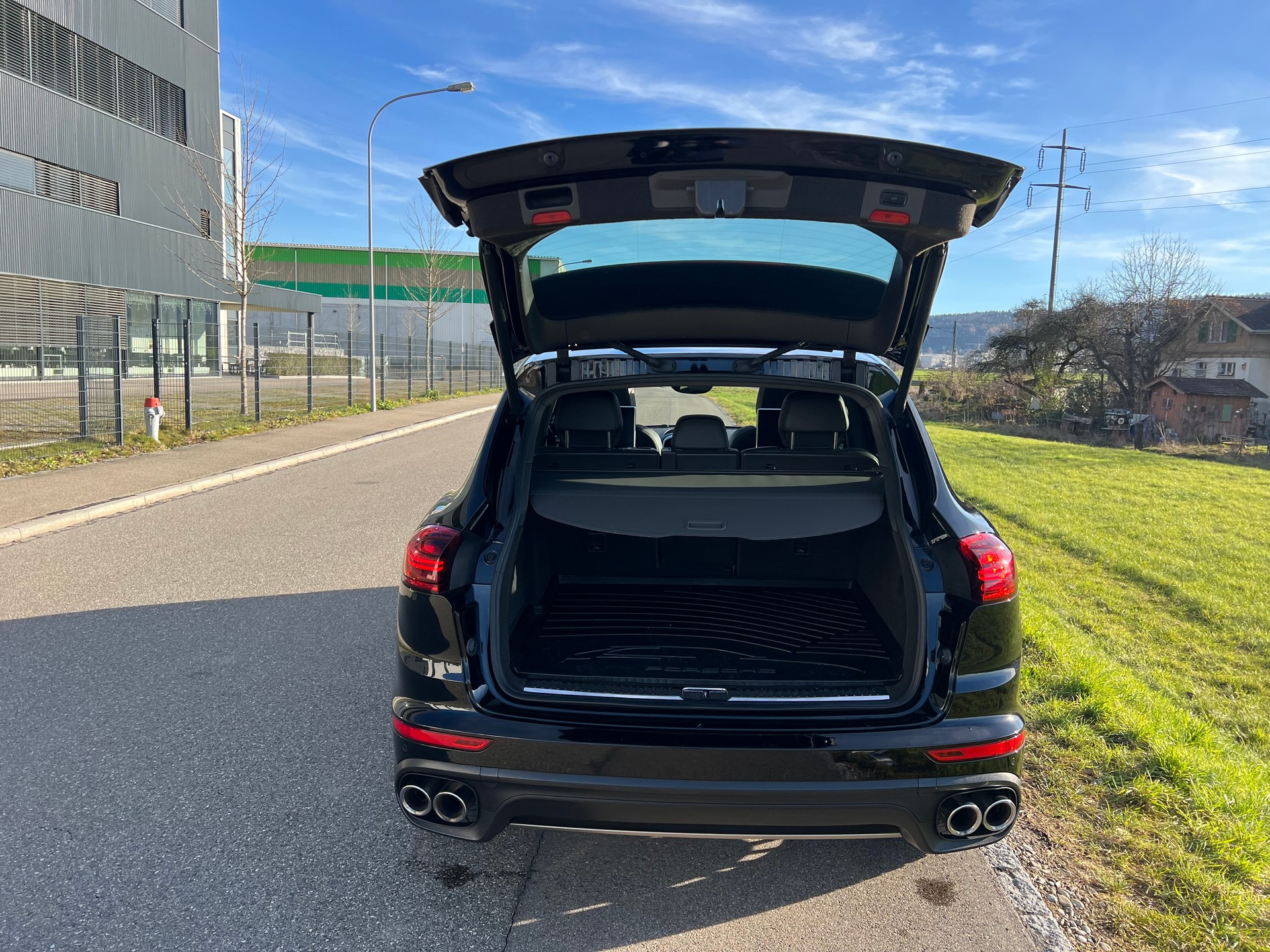 PORSCHE Cayenne Diesel 3.0 V6 TDI * Luftfederung *-image-15
