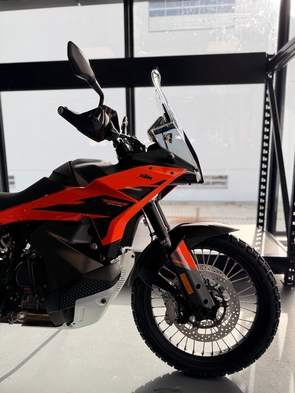 KTM 790 Adventure 2026-showroom-element-3