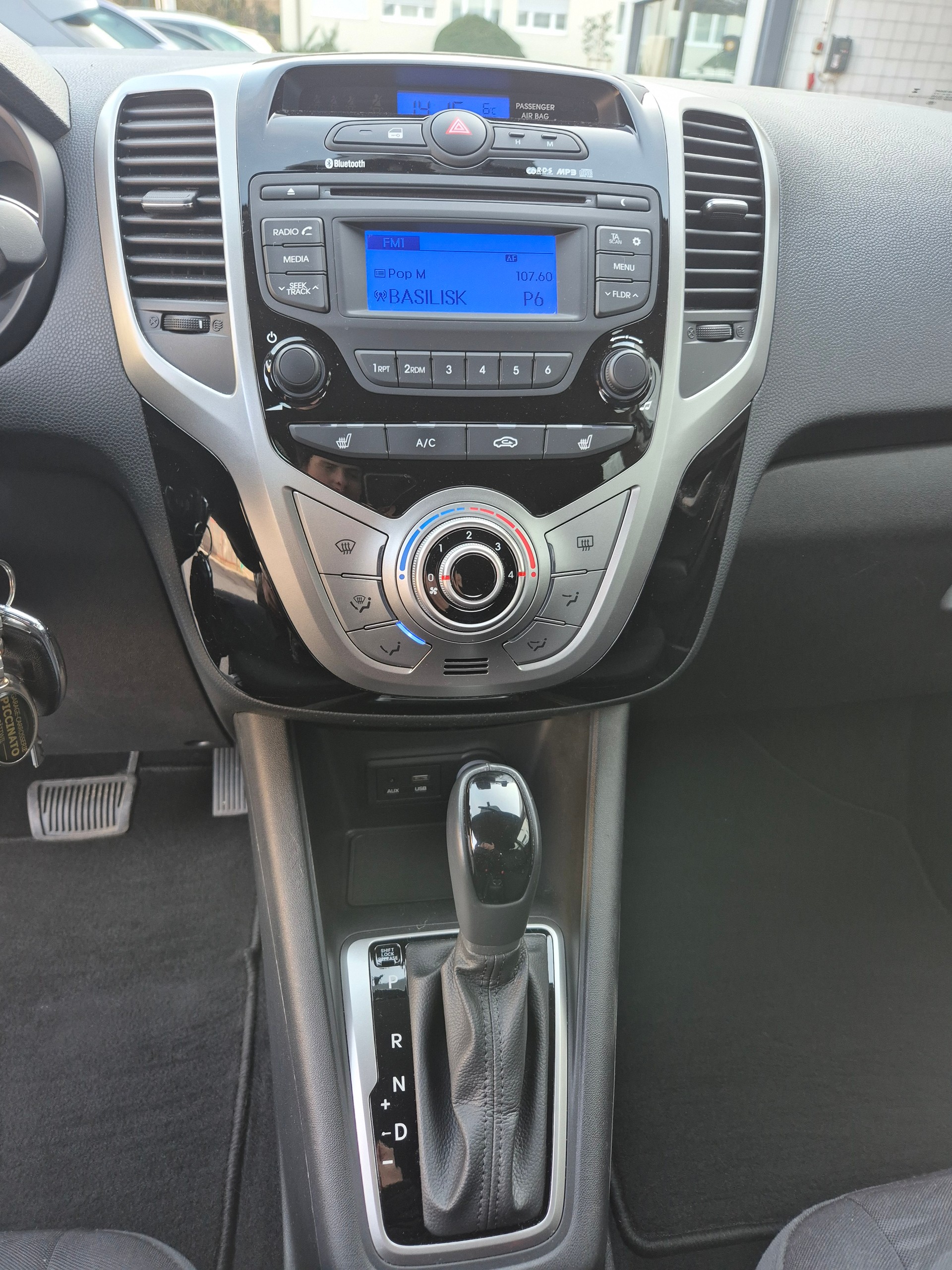 HYUNDAI iX20 1.6 Amplia Automatic-image-12
