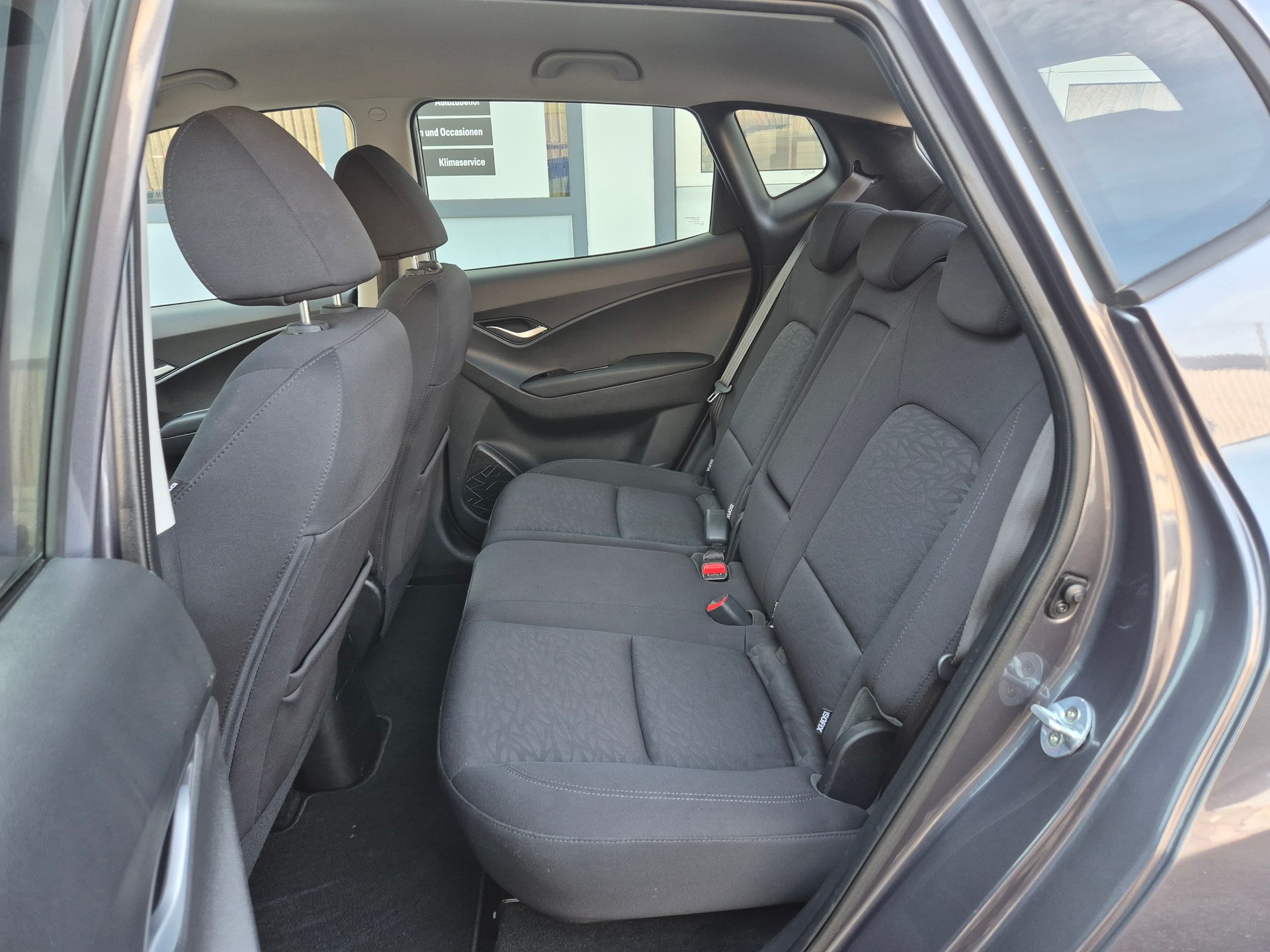HYUNDAI iX20 1.6 Amplia Automatic-image-8