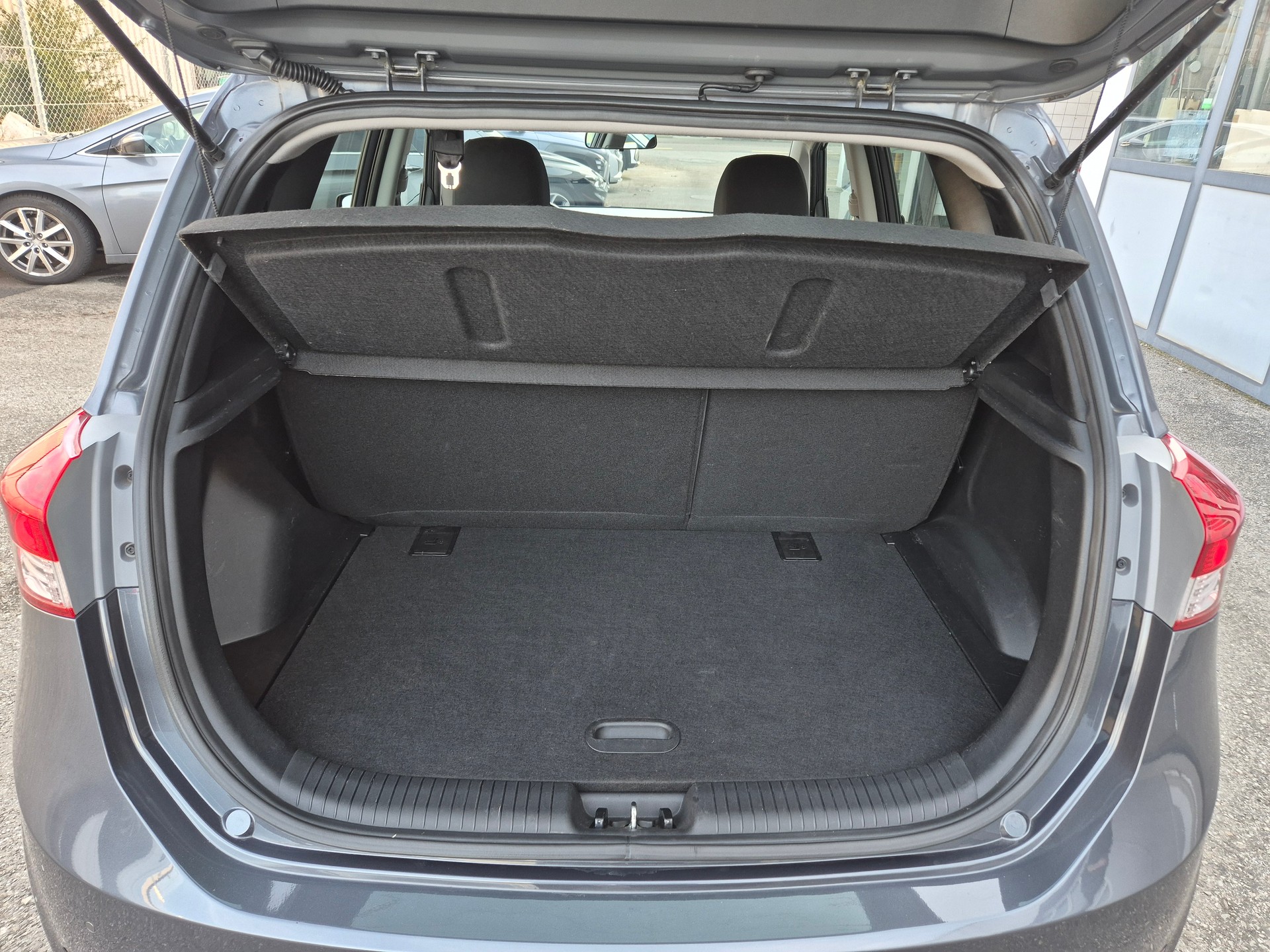 HYUNDAI iX20 1.6 Amplia Automatic-image-7
