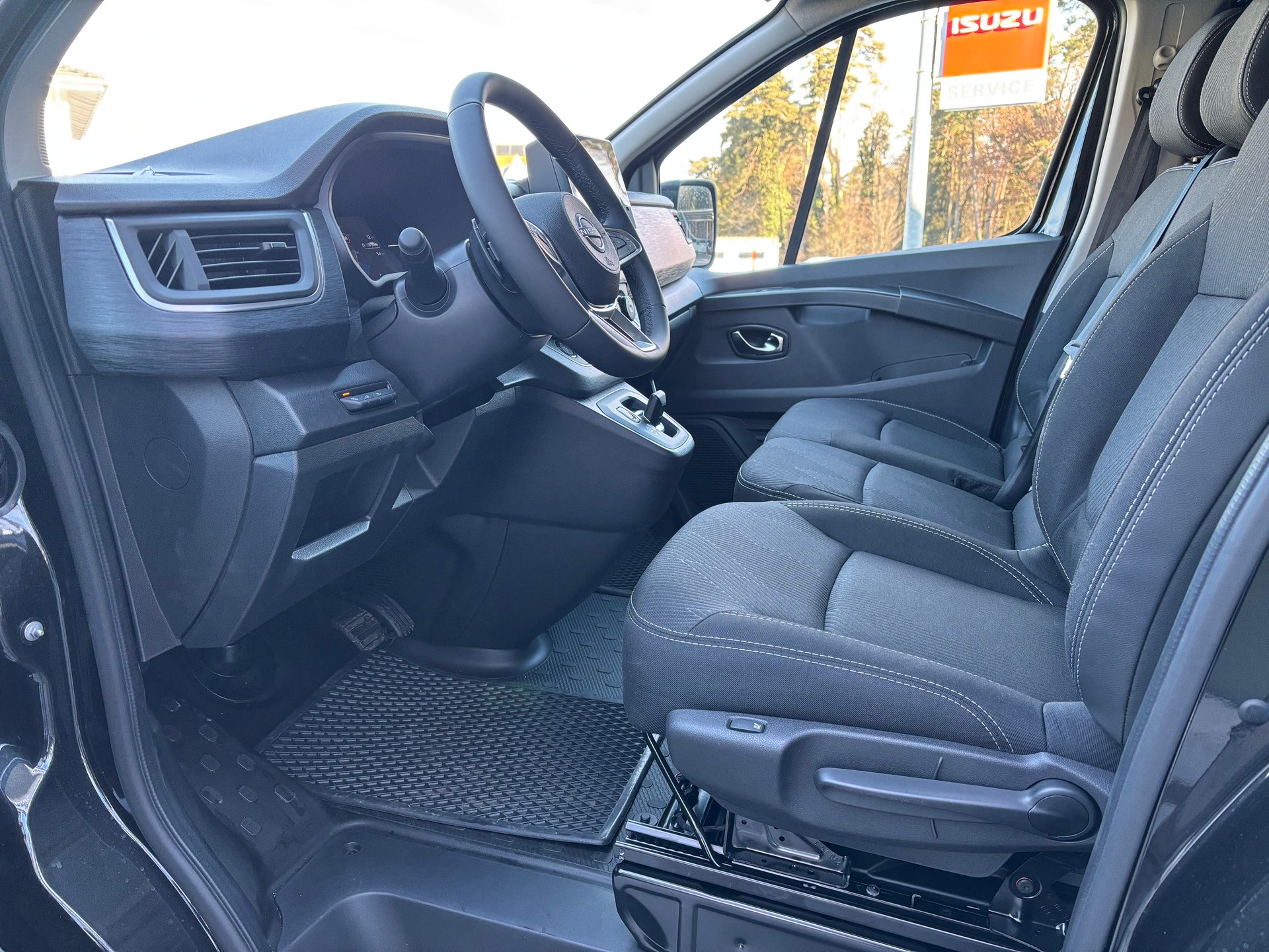 NISSAN Primastar 170 AT9 L1 H1 Tekna 9Plätzer-image-11
