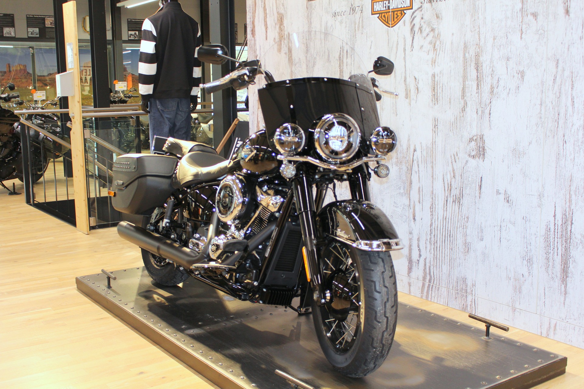 HARLEY-DAVIDSON FLHC Heritage Classic 117-image-2