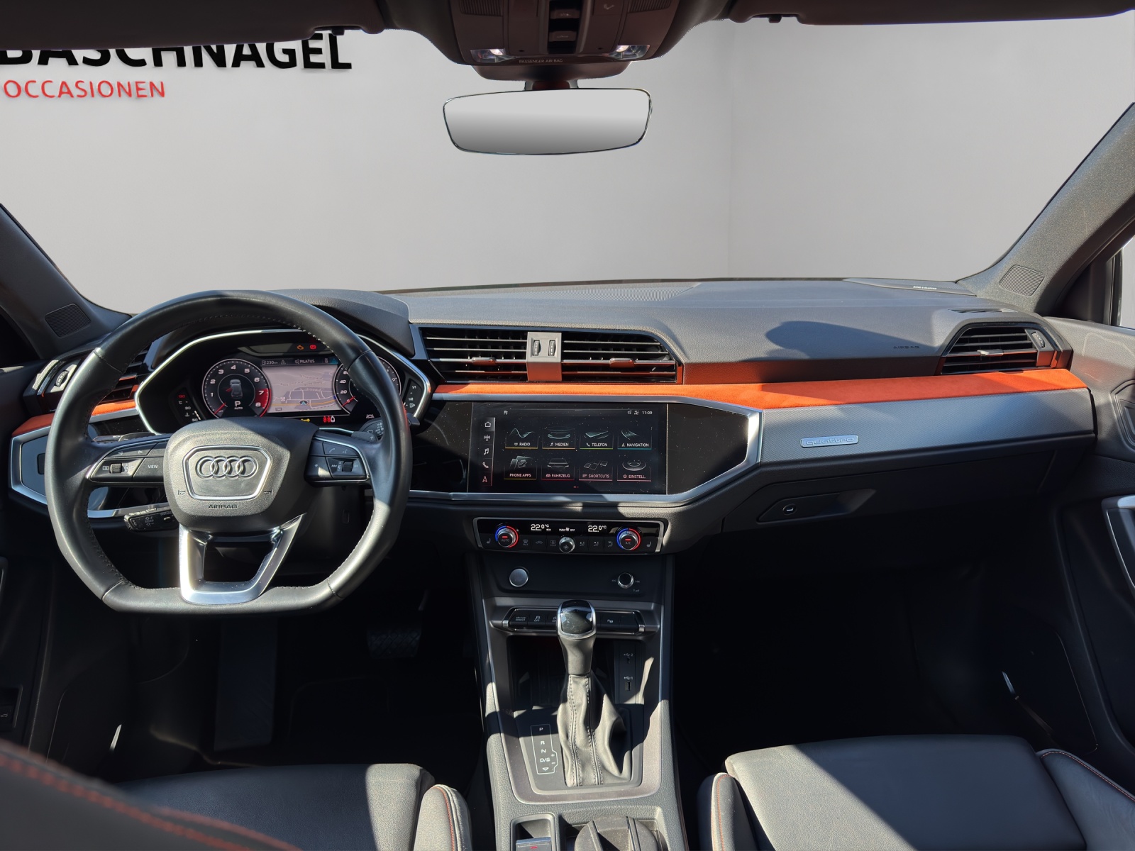 AUDI Q3 45 TFSI S line quattro S-tronic-image-4
