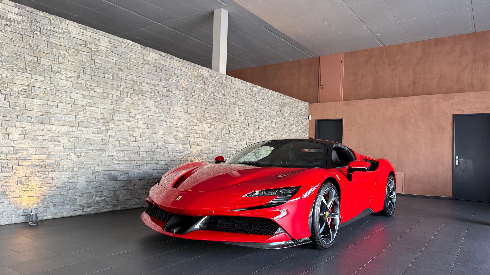 FERRARI SF90 Stradale