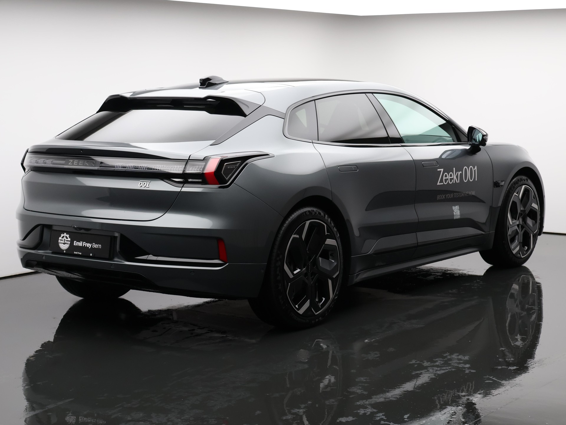 ZEEKR 001 Performance AWD 0% Leasing 48 Monate-showroom-element-2