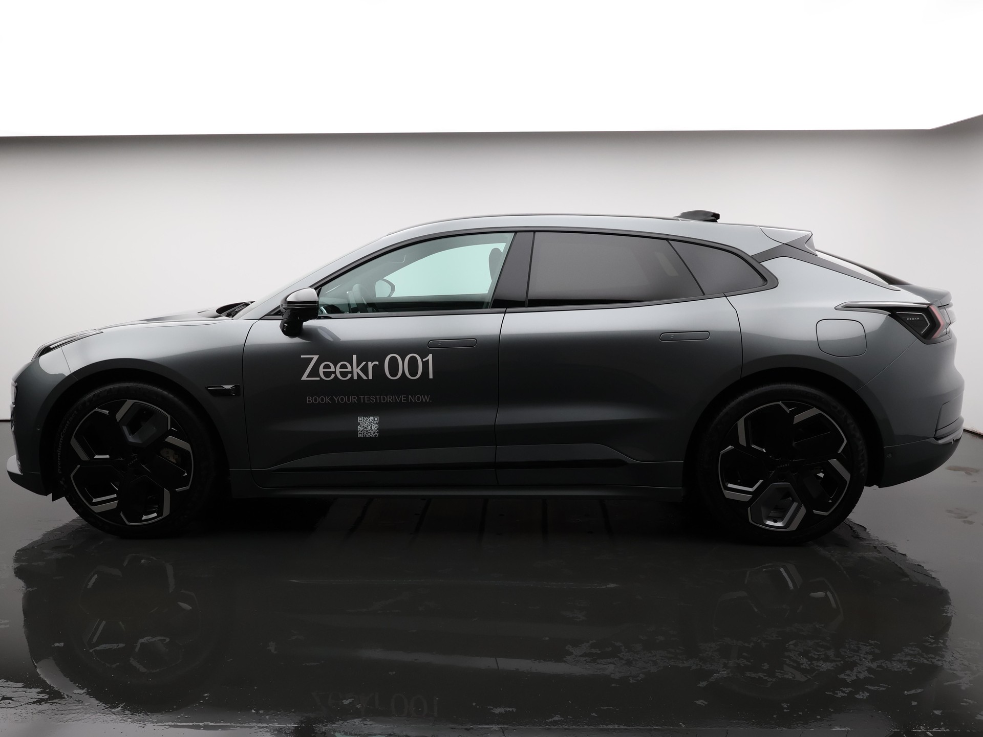 ZEEKR 001 Performance AWD 0% Leasing 48 Monate-showroom-element-1