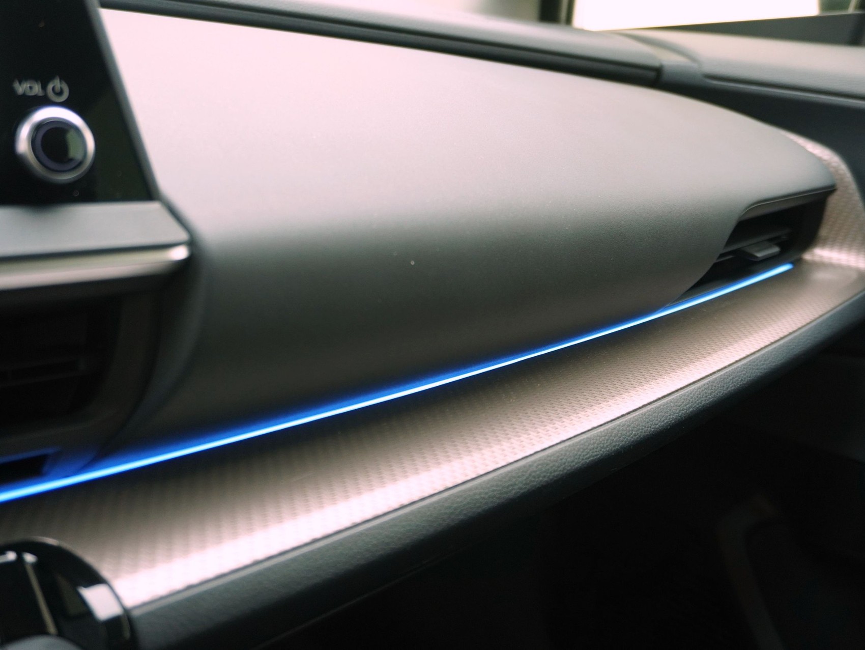 TOYOTA Prius 2.0 Plug-In-Hybrid Premium-image-14