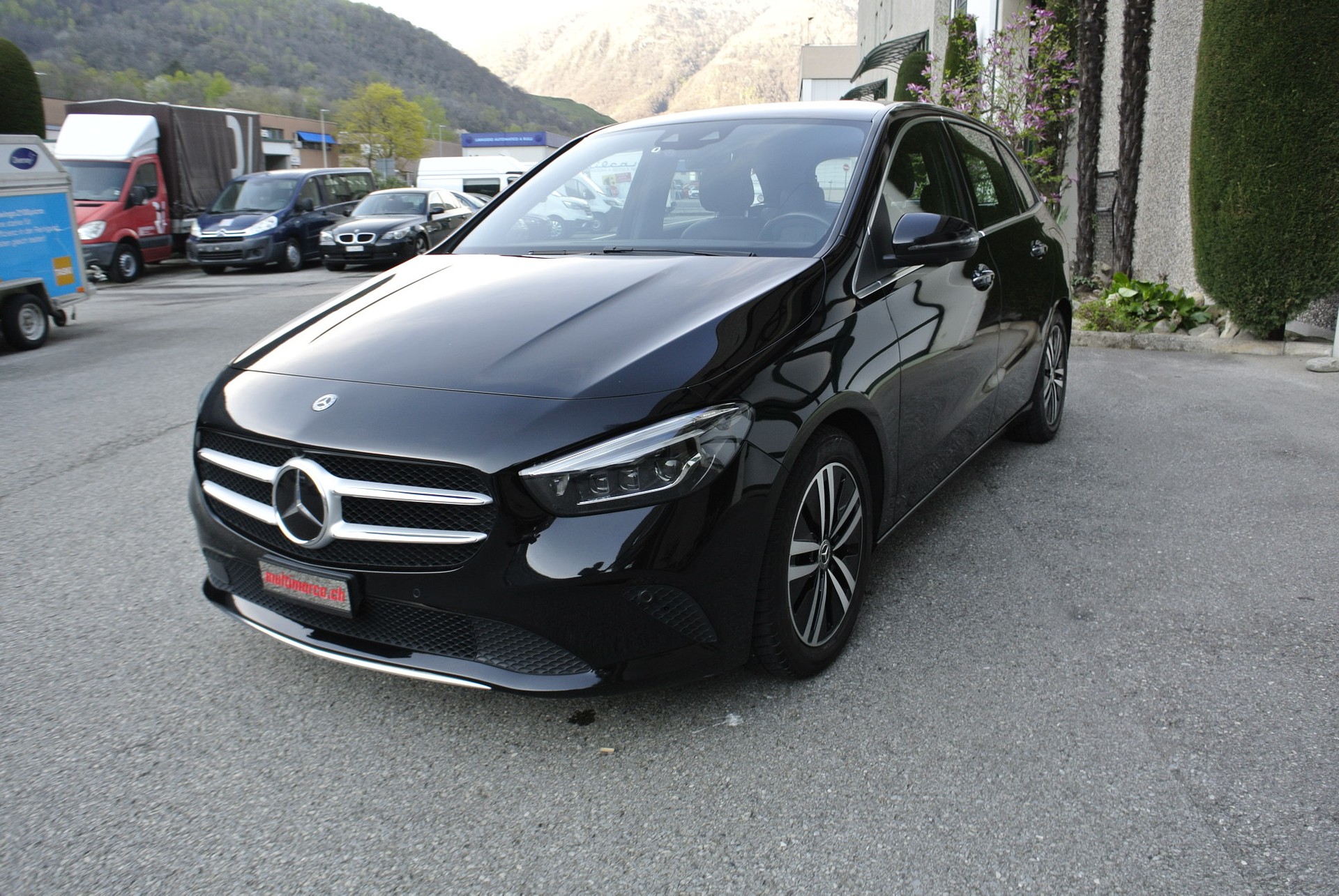 MERCEDES-BENZ B 220 d 4Matic Style 8G-DCT-showroom-element-1