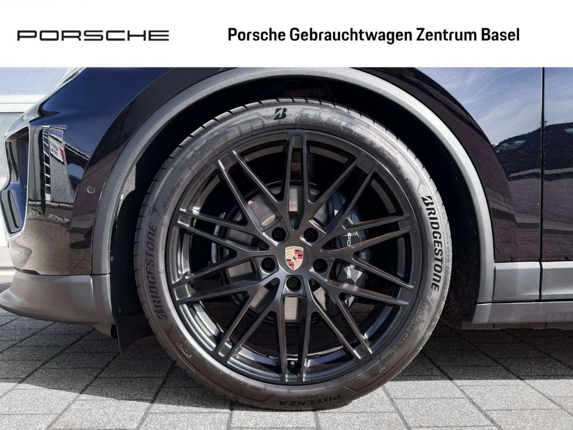 PORSCHE Macan 4-image-5