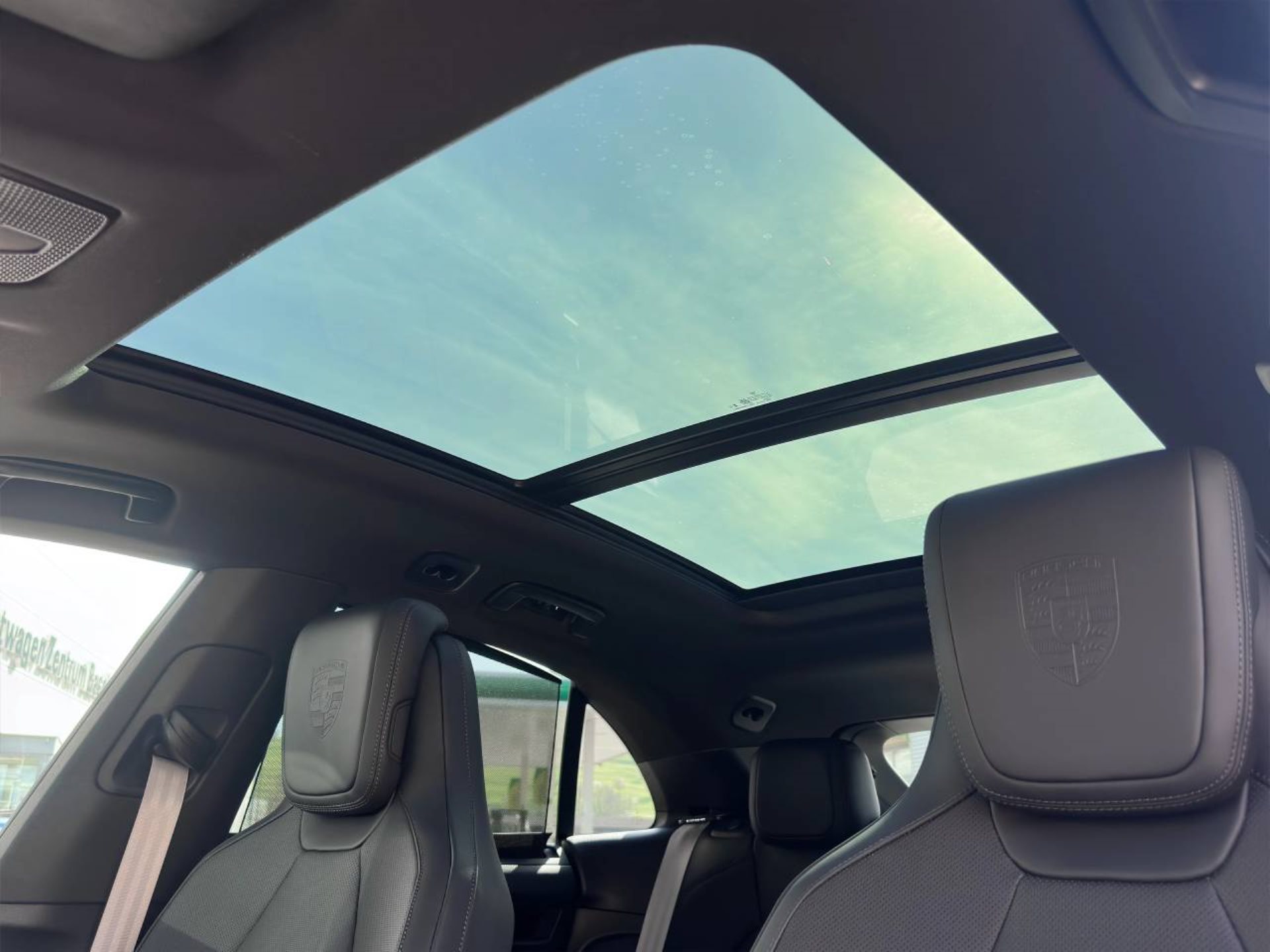 PORSCHE Macan 4-image-25