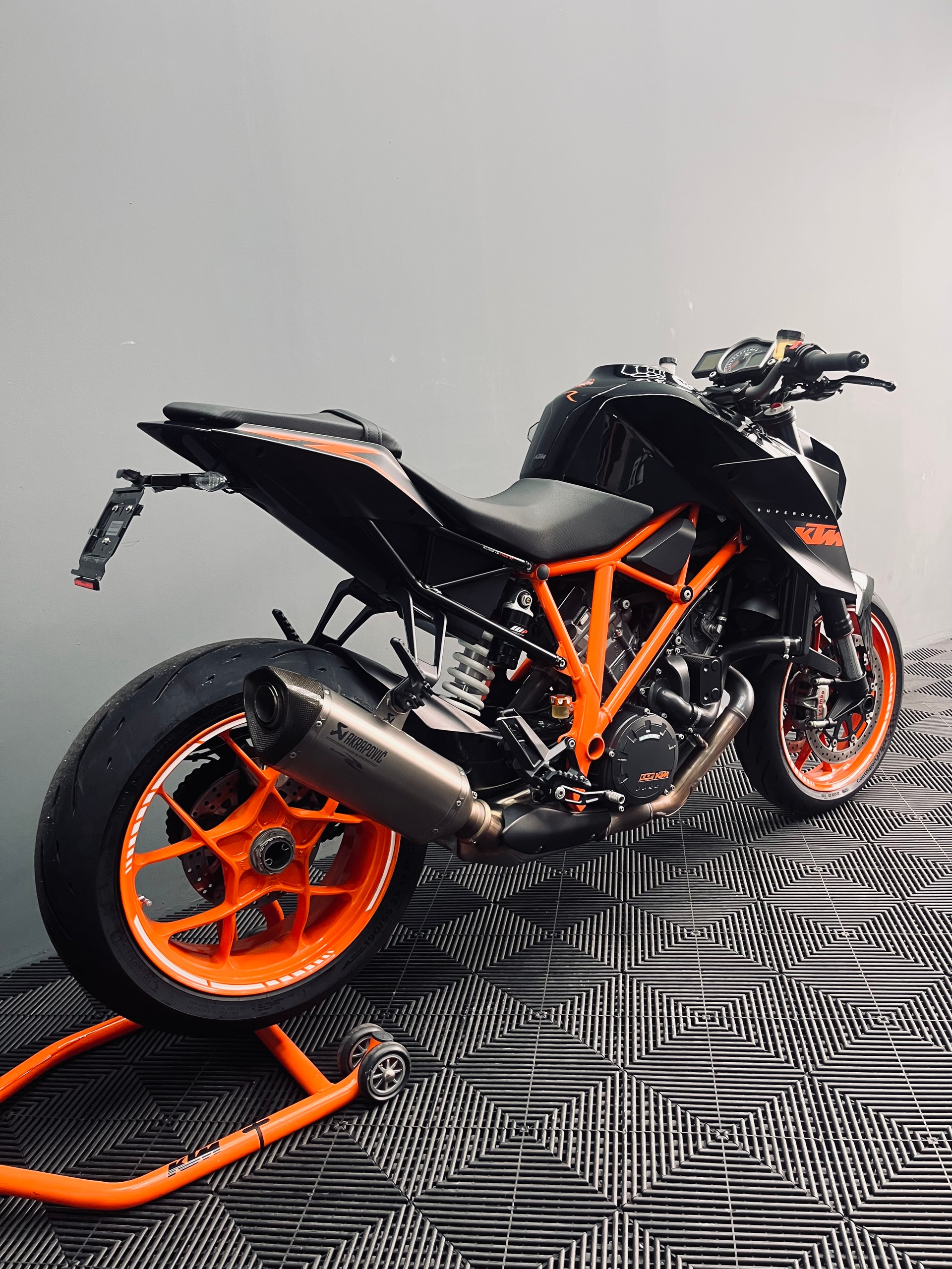 KTM 1290 Super Duke R-image-2