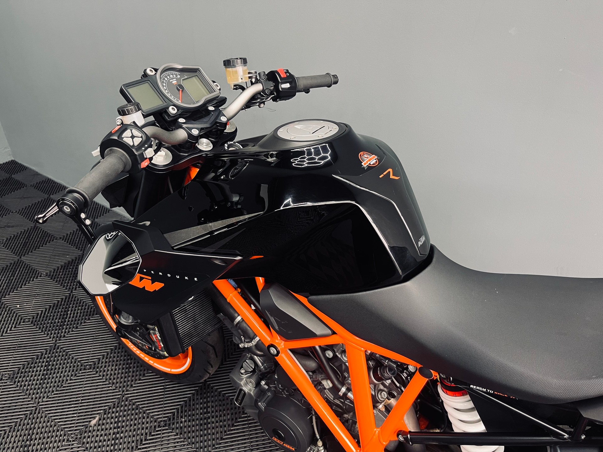 KTM 1290 Super Duke R-image-9