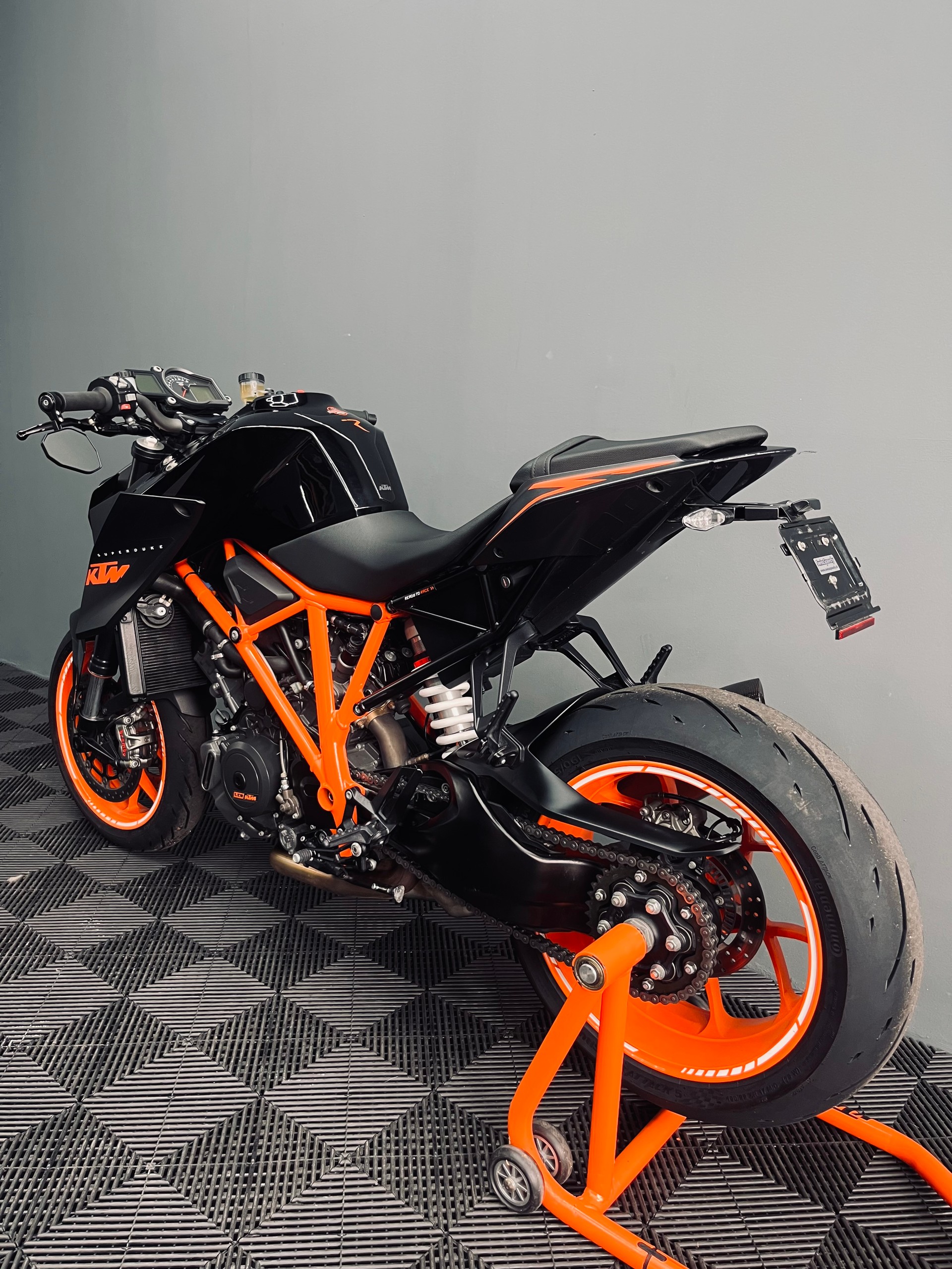 KTM 1290 Super Duke R-image-3