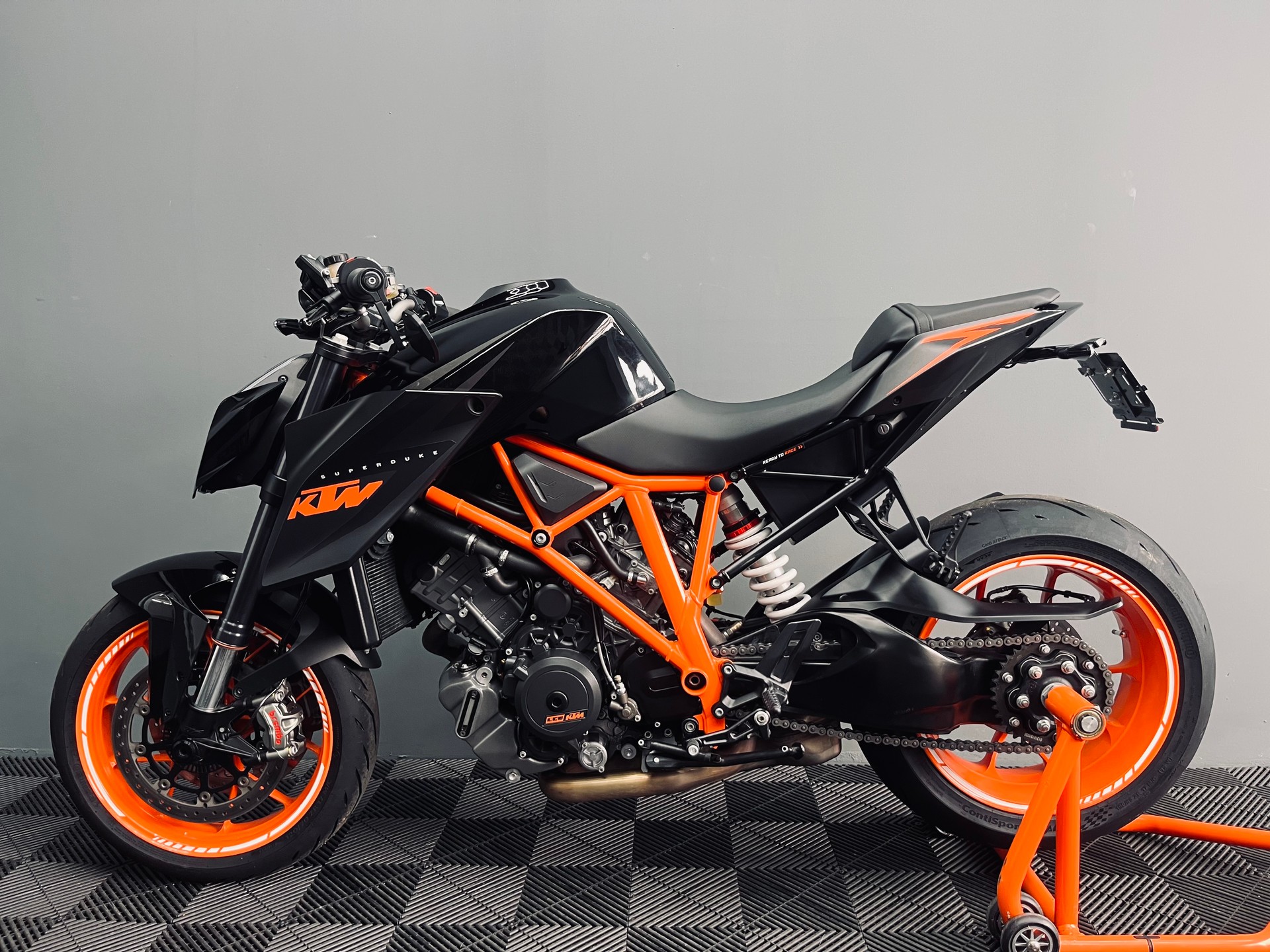 KTM 1290 Super Duke R-image-4