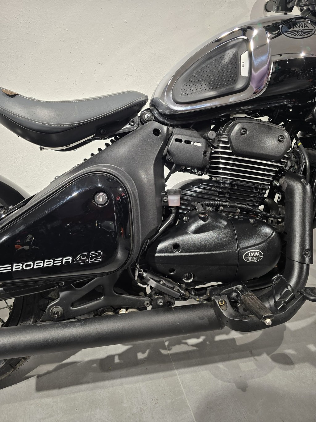 JAWA 42 Bobber-showroom-element-2