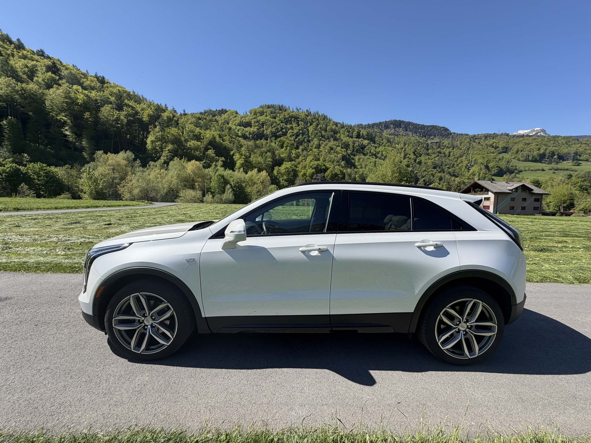 CADILLAC XT4 2.0 TD Executive Nappa AWD-image-4