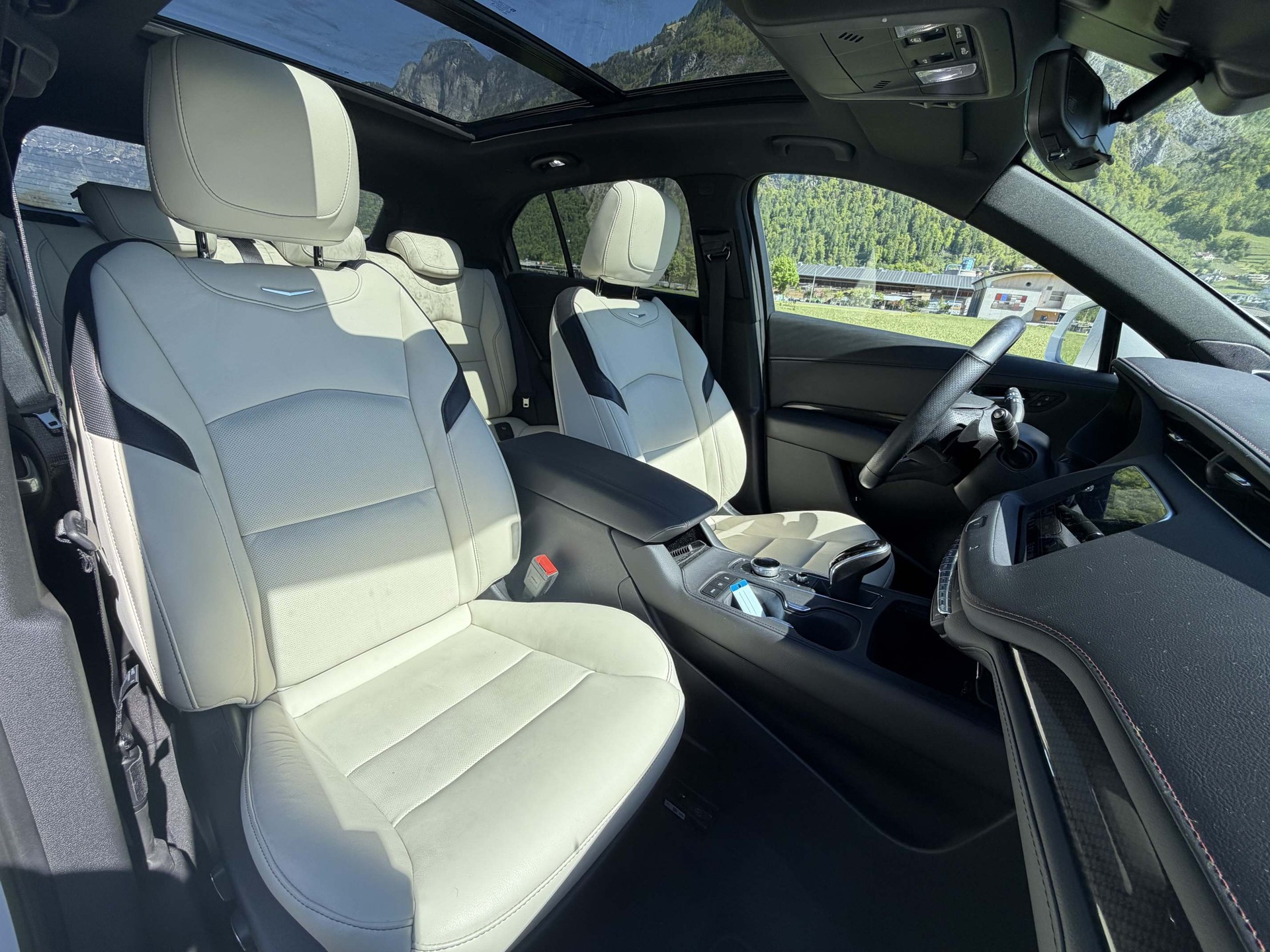 CADILLAC XT4 2.0 TD Executive Nappa AWD-image-12