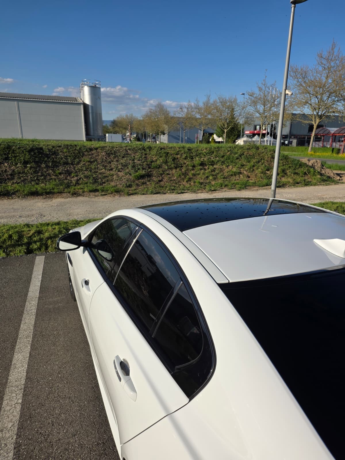 JAGUAR XE 20d R-Sport Automat-image-12
