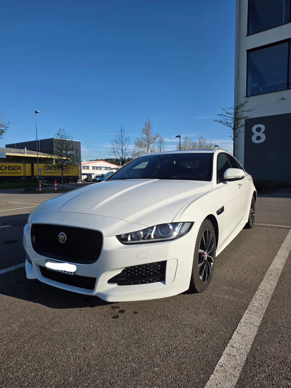 JAGUAR XE 20d R-Sport Automat-image-5