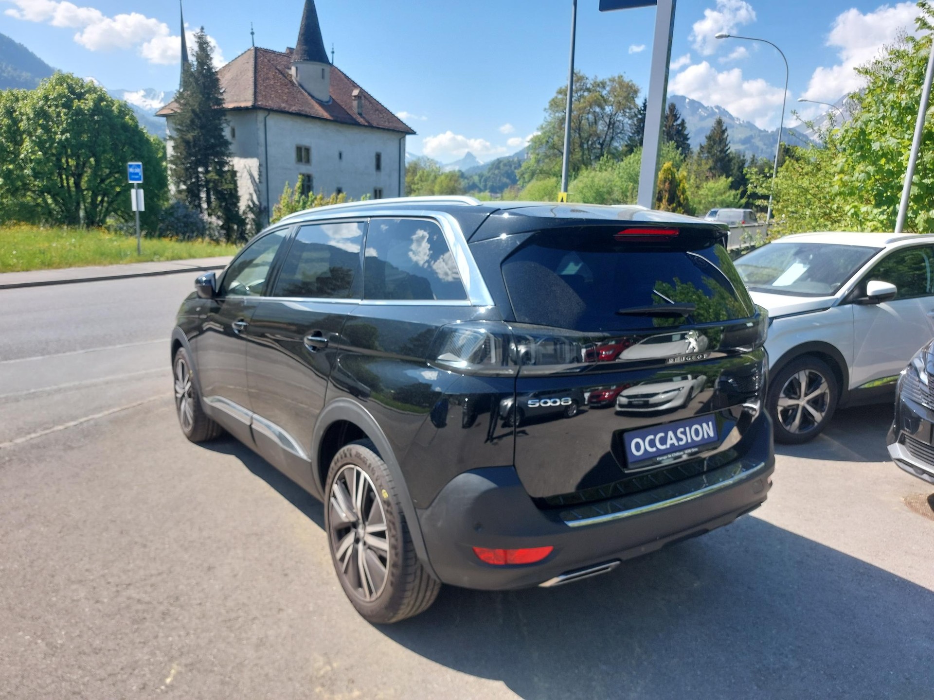 PEUGEOT 5008 1.2 Pure Tech GT EAT8-image-3