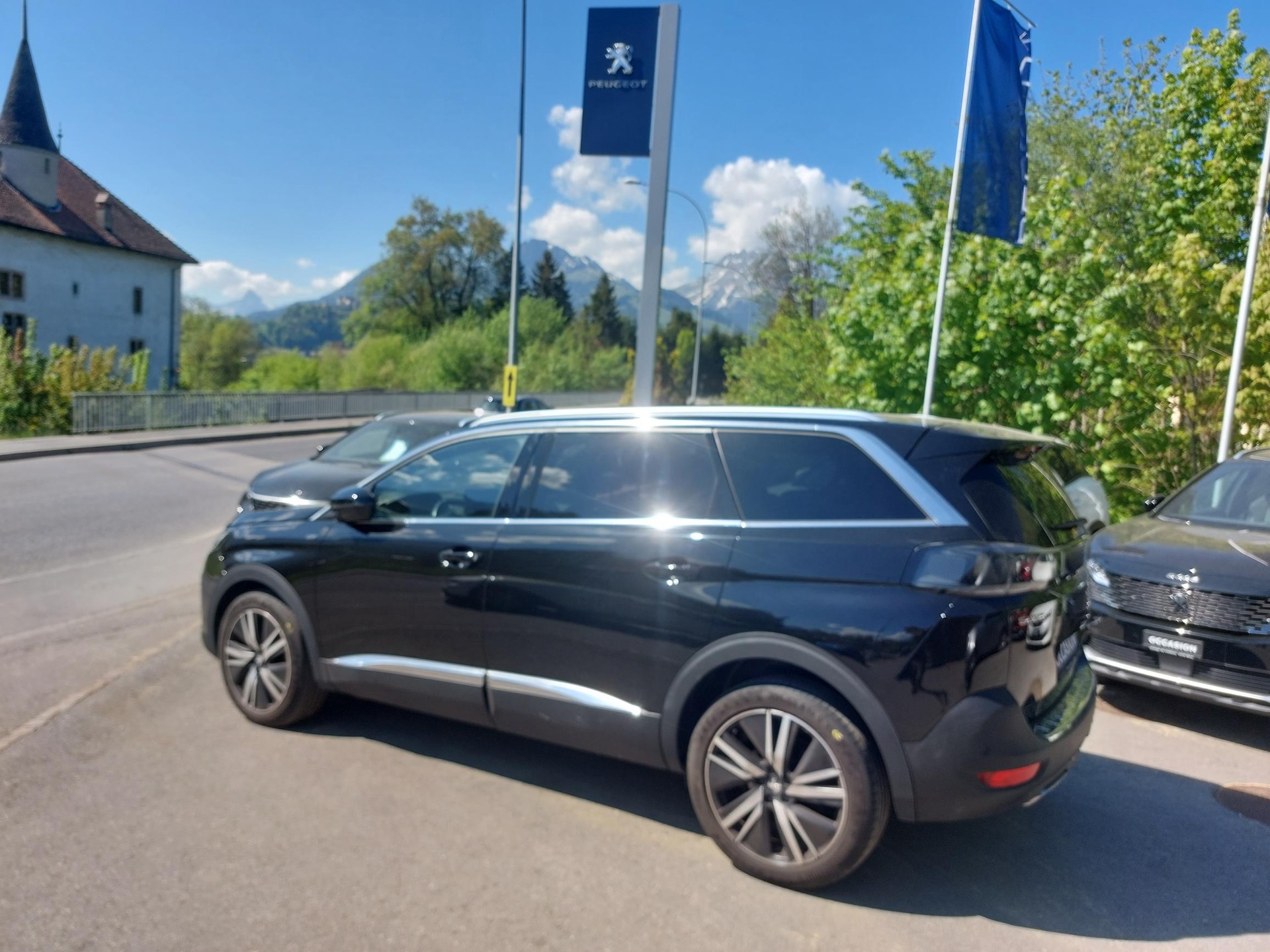 PEUGEOT 5008 1.2 Pure Tech GT EAT8-image-1