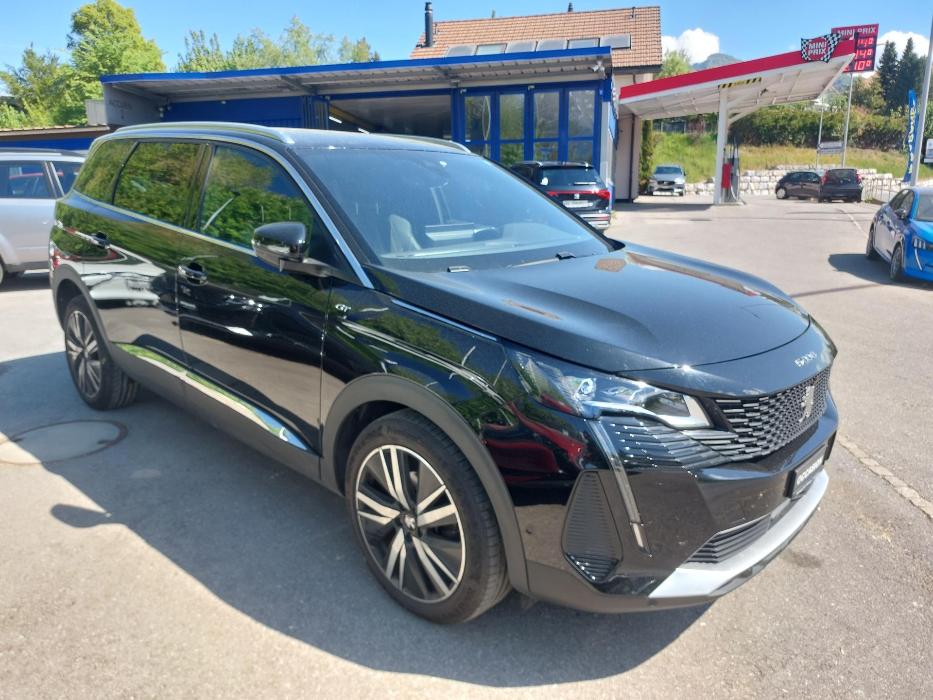 PEUGEOT 5008 1.2 Pure Tech GT EAT8-image-5