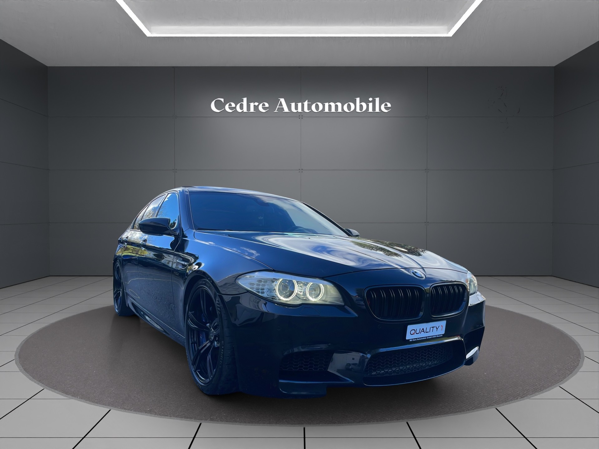 BMW M5 Drivelogic-showroom-element-1