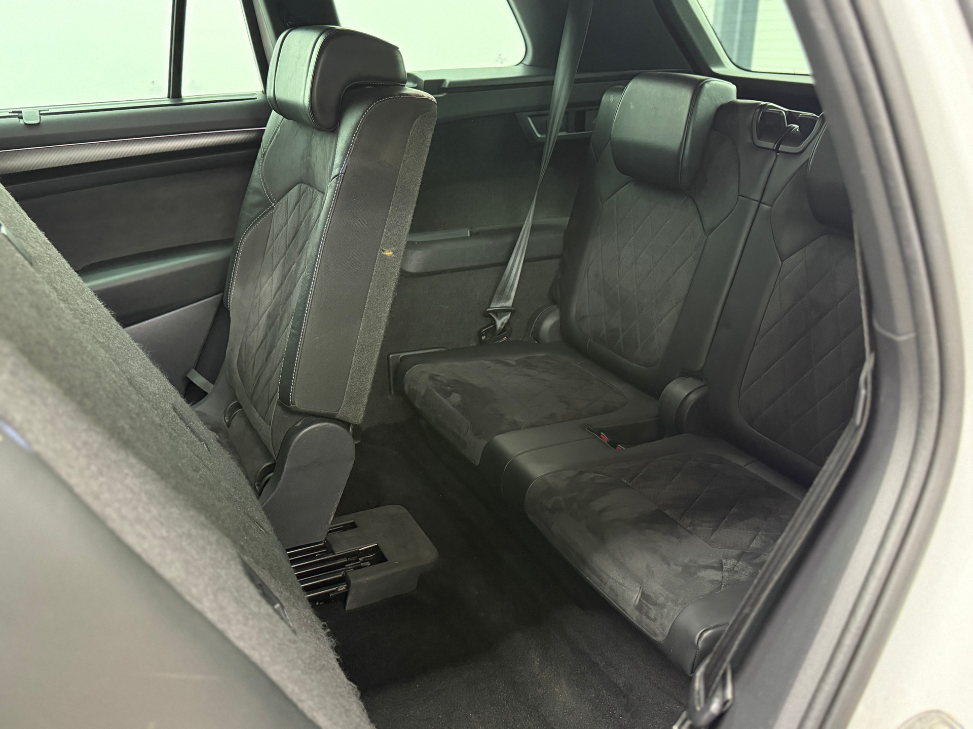 SKODA Kodiaq 2.0 TDI CR Sport Line 4x4 DSG ~AHK~7-PLÄTZER~-image-23