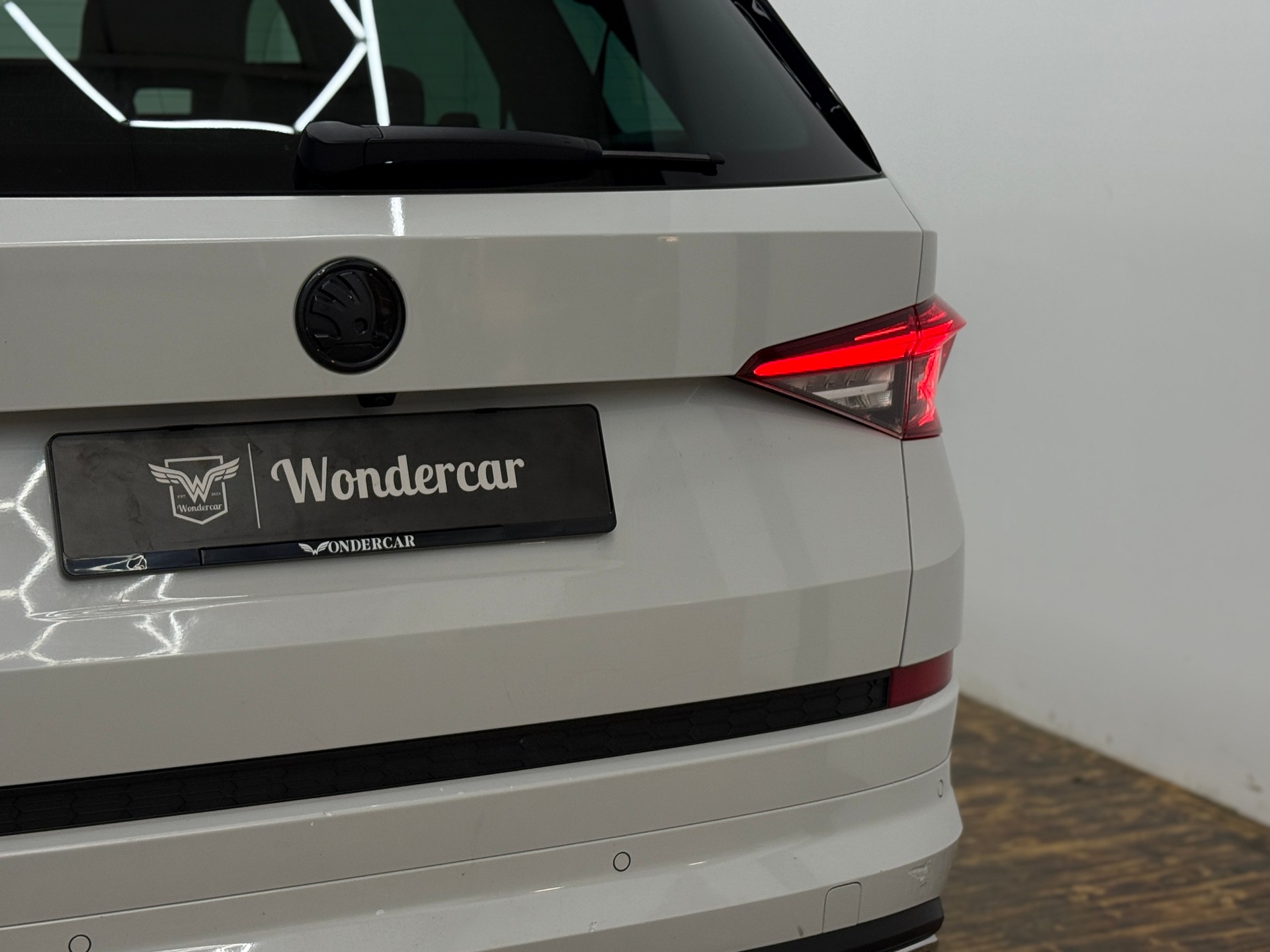 SKODA Kodiaq 2.0 TDI CR Sport Line 4x4 DSG ~AHK~7-PLÄTZER~-image-12