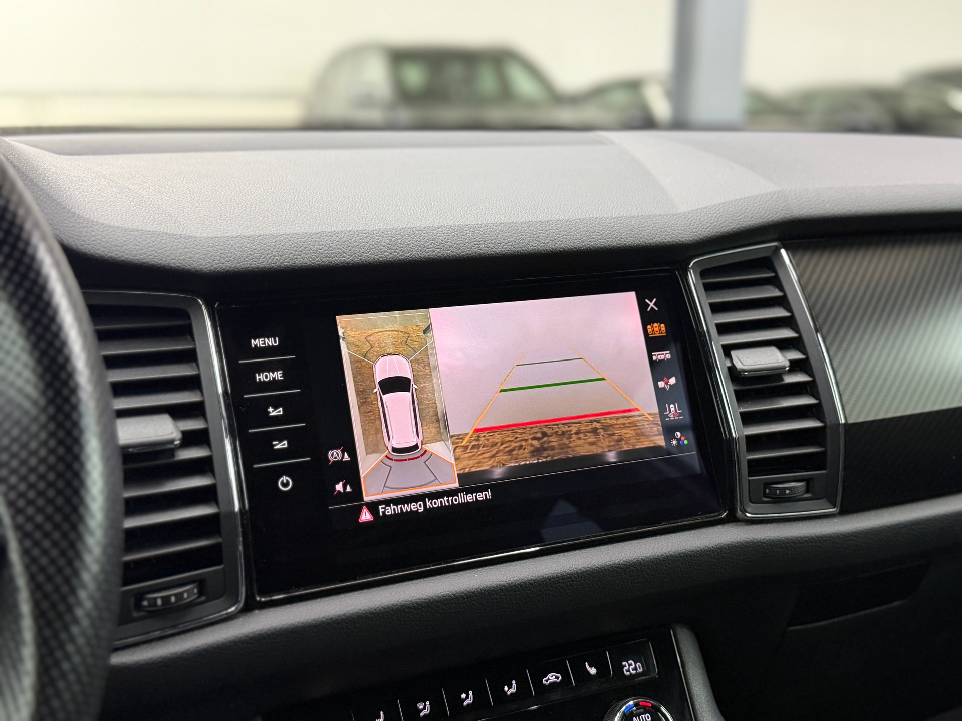 SKODA Kodiaq 2.0 TDI CR Sport Line 4x4 DSG ~AHK~7-PLÄTZER~-image-30