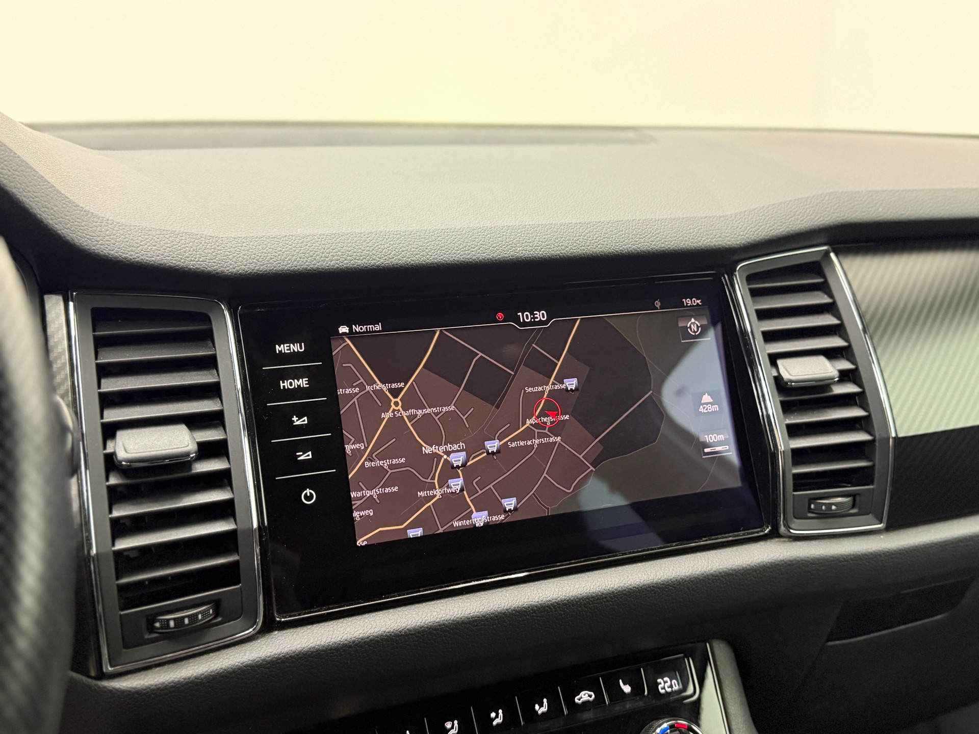SKODA Kodiaq 2.0 TDI CR Sport Line 4x4 DSG ~AHK~7-PLÄTZER~-image-29