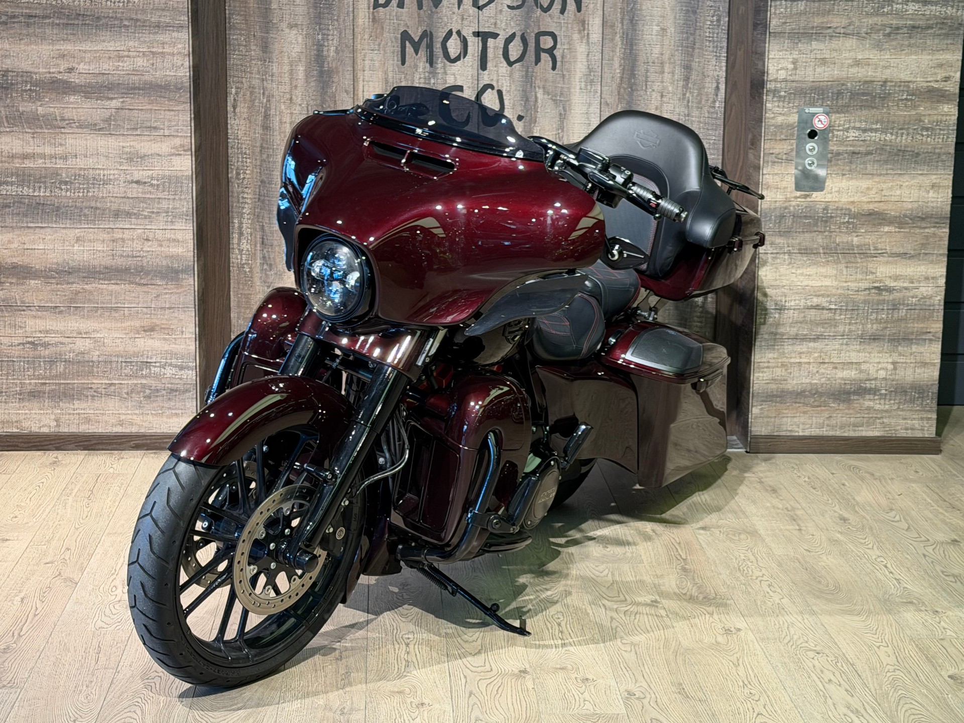 HARLEY-DAVIDSON FLHXSE Street Glide ABS CVO 117-image-2