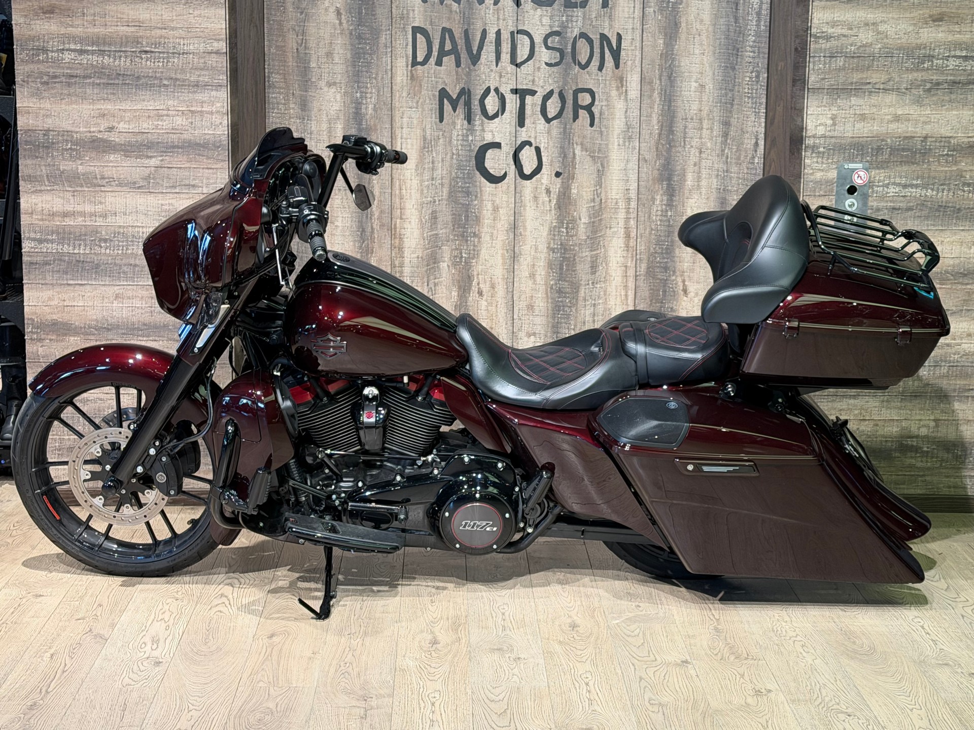 HARLEY-DAVIDSON FLHXSE Street Glide ABS CVO 117-image-3