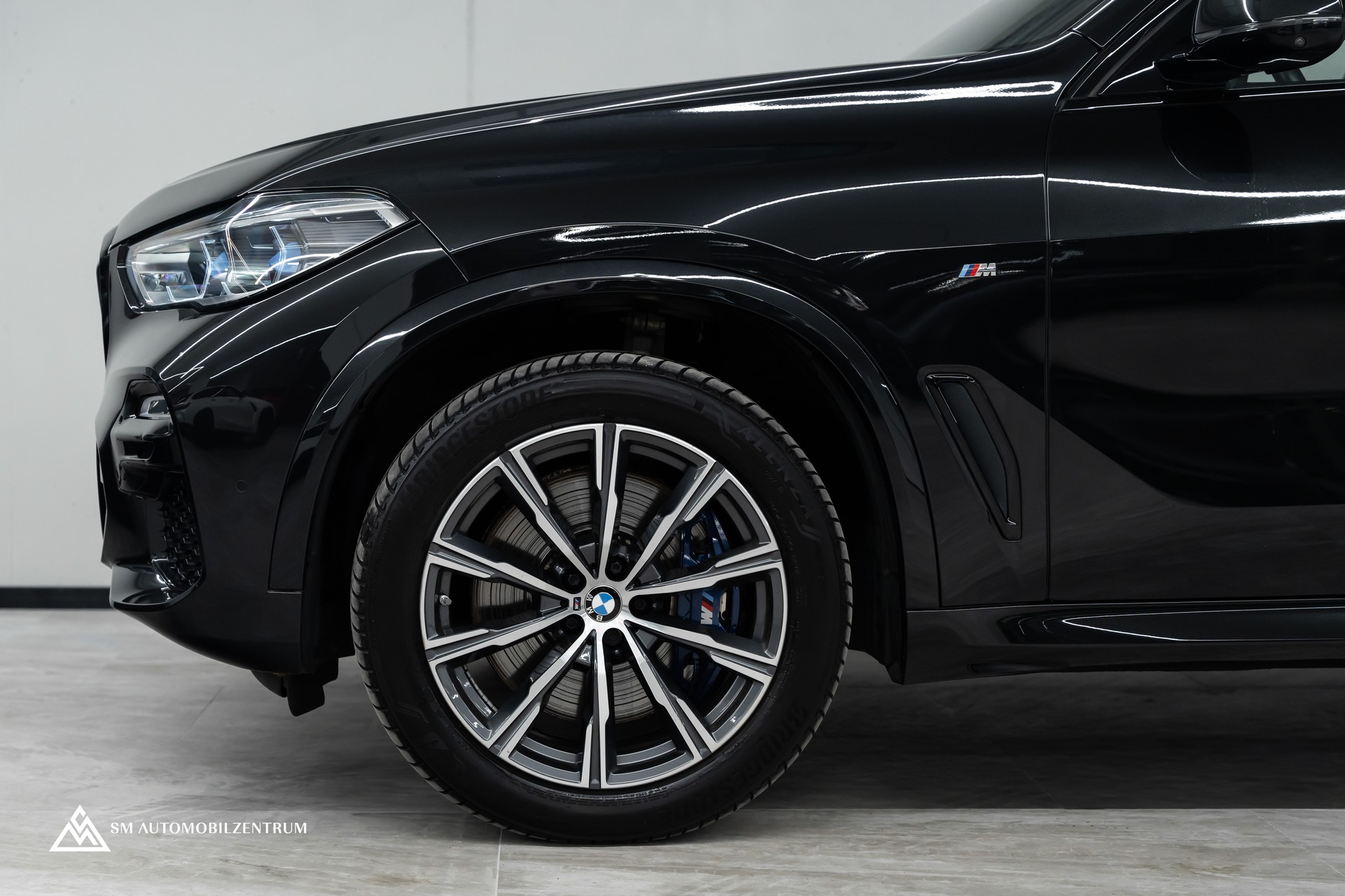 BMW X5 xDrive 48V 40d M Sport / Panorama / 360° / Head-Up / Sitzbelüftung-image-5
