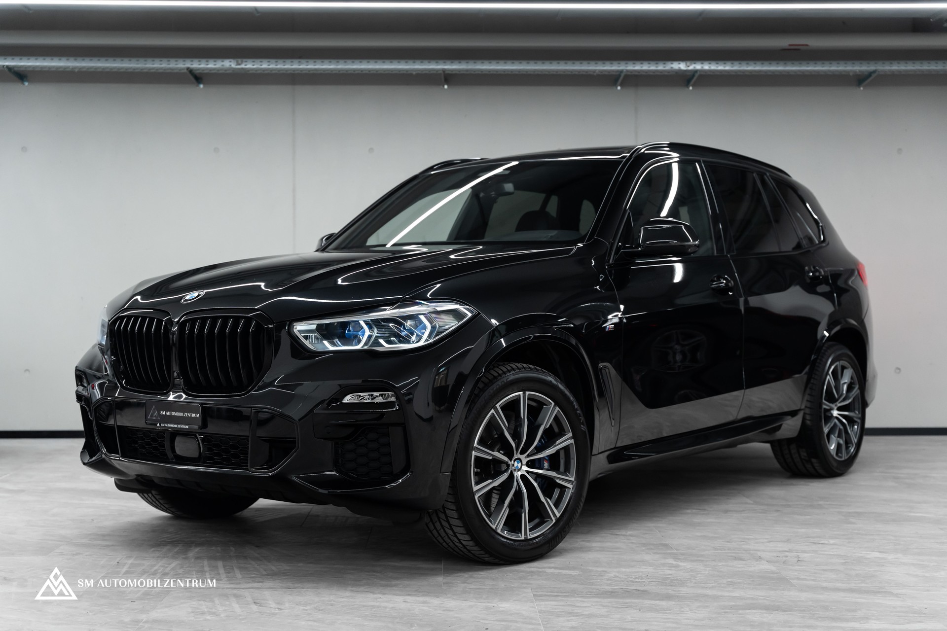 BMW X5 xDrive 48V 40d M Sport / Panorama / 360° / Head-Up / Sitzbelüftung