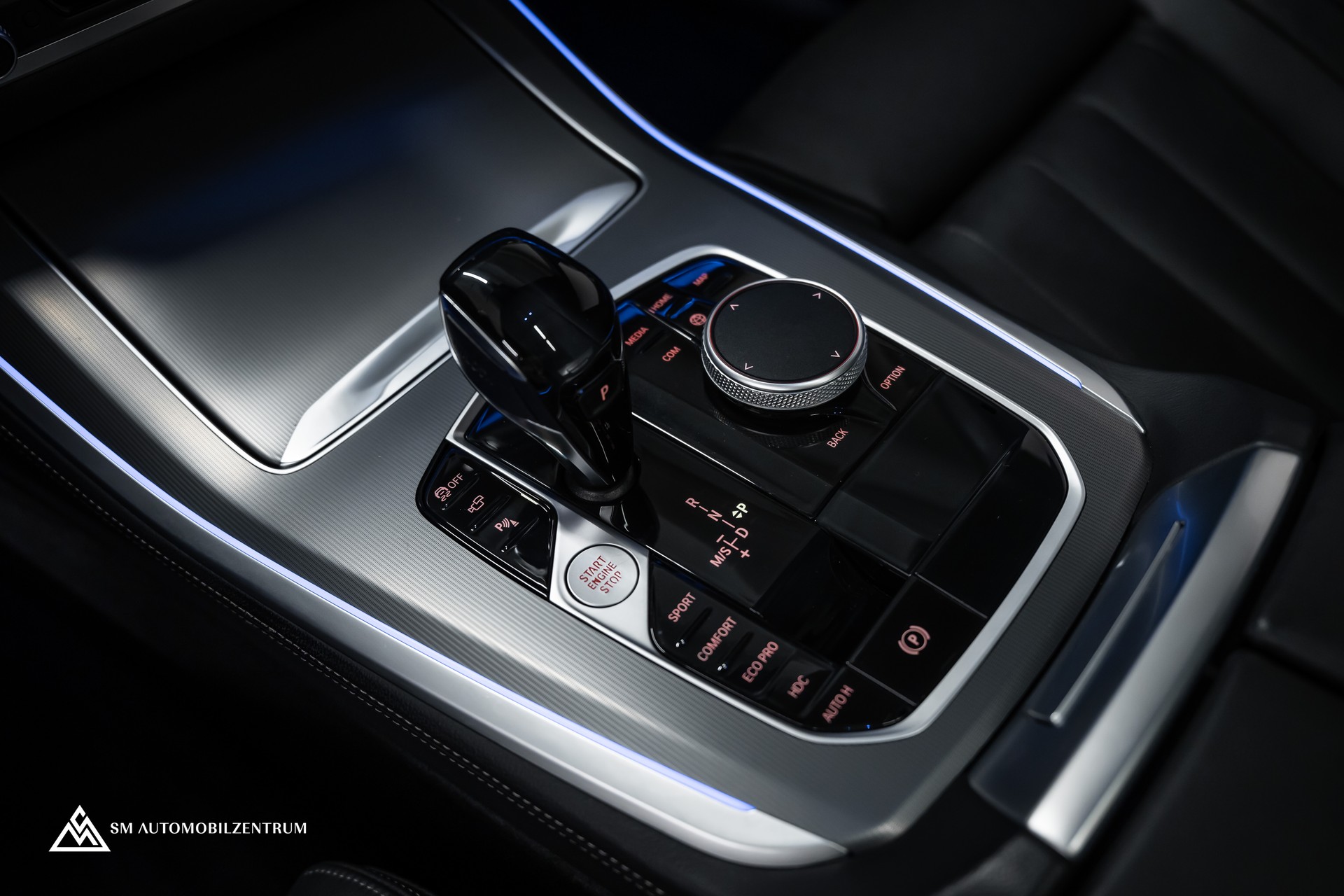BMW X5 xDrive 48V 40d M Sport / Panorama / 360° / Head-Up / Sitzbelüftung-image-28