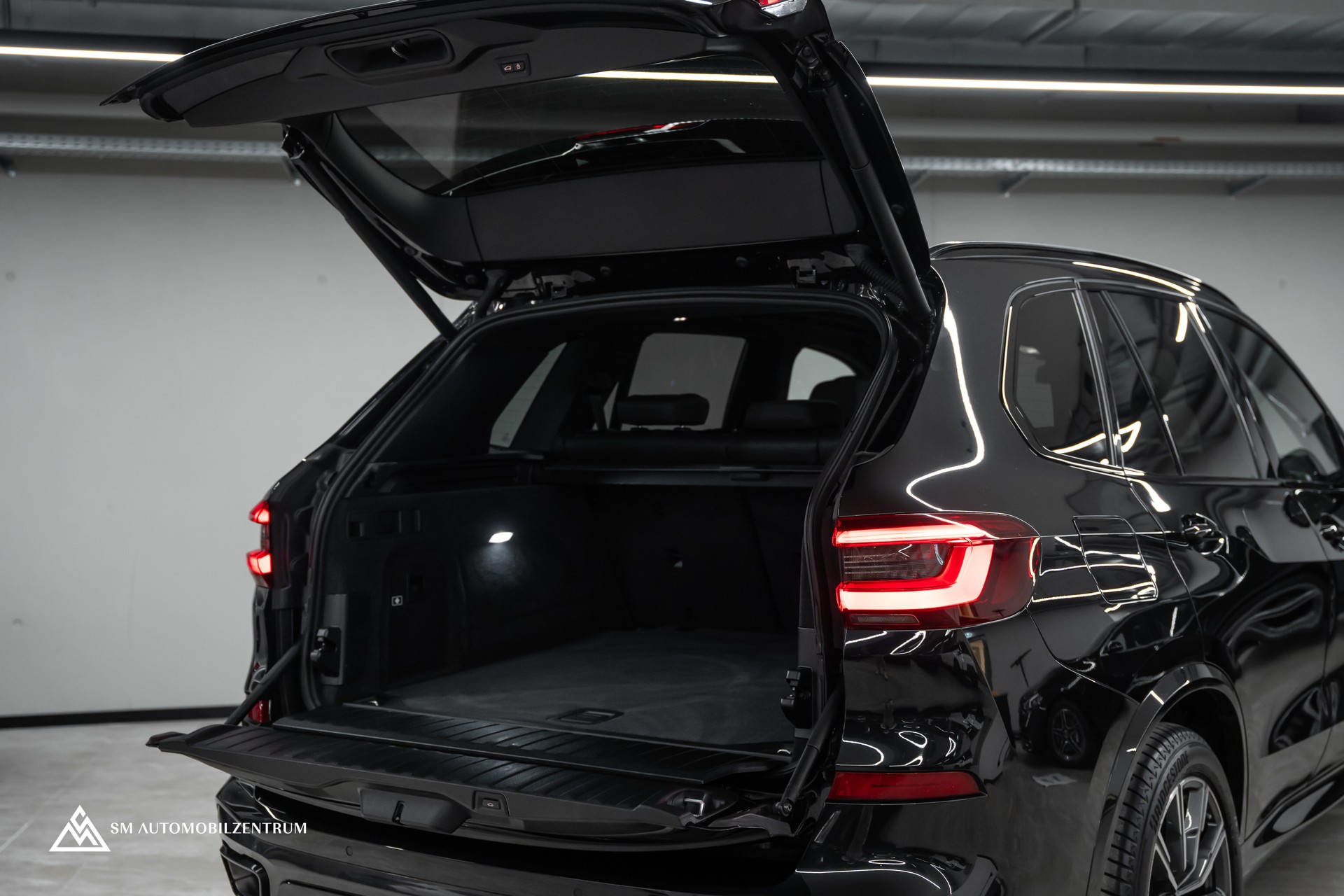 BMW X5 xDrive 48V 40d M Sport / Panorama / 360° / Head-Up / Sitzbelüftung-image-11