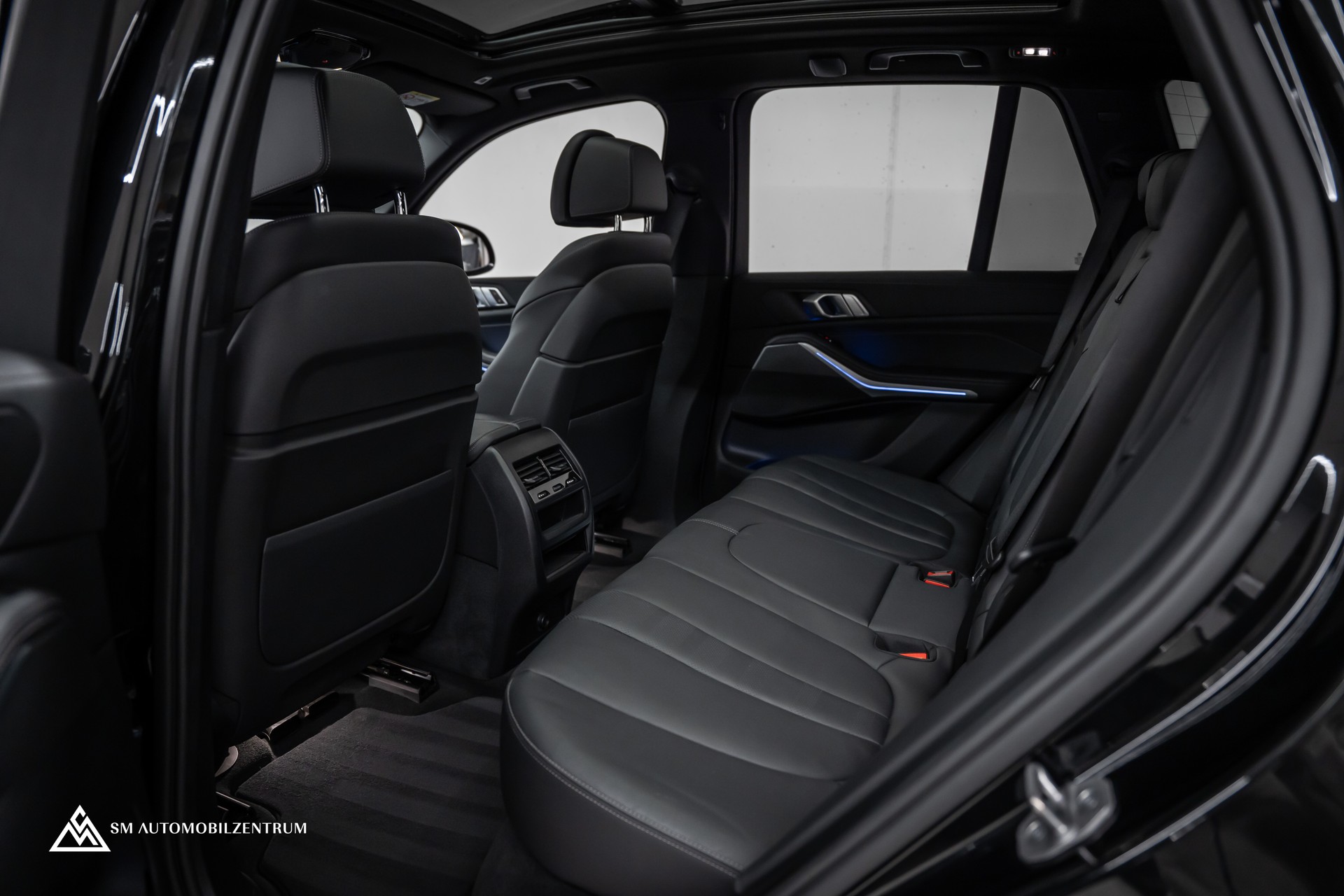 BMW X5 xDrive 48V 40d M Sport / Panorama / 360° / Head-Up / Sitzbelüftung-image-17