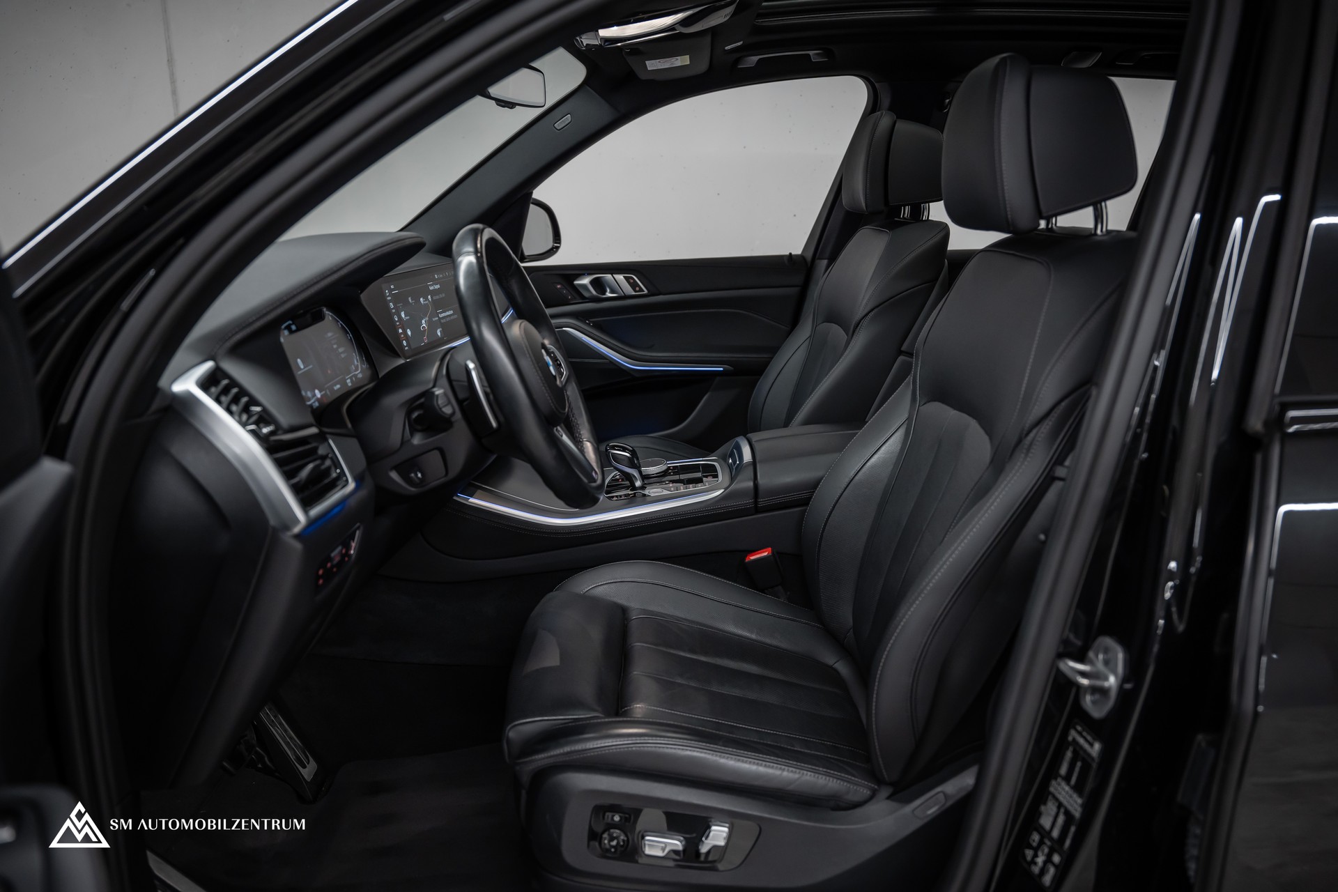 BMW X5 xDrive 48V 40d M Sport / Panorama / 360° / Head-Up / Sitzbelüftung-image-15