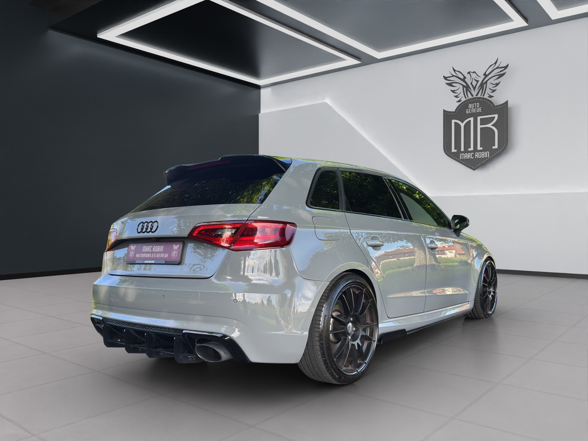 AUDI RS3 2.5 TSI quattro S-tronic-showroom-element-3
