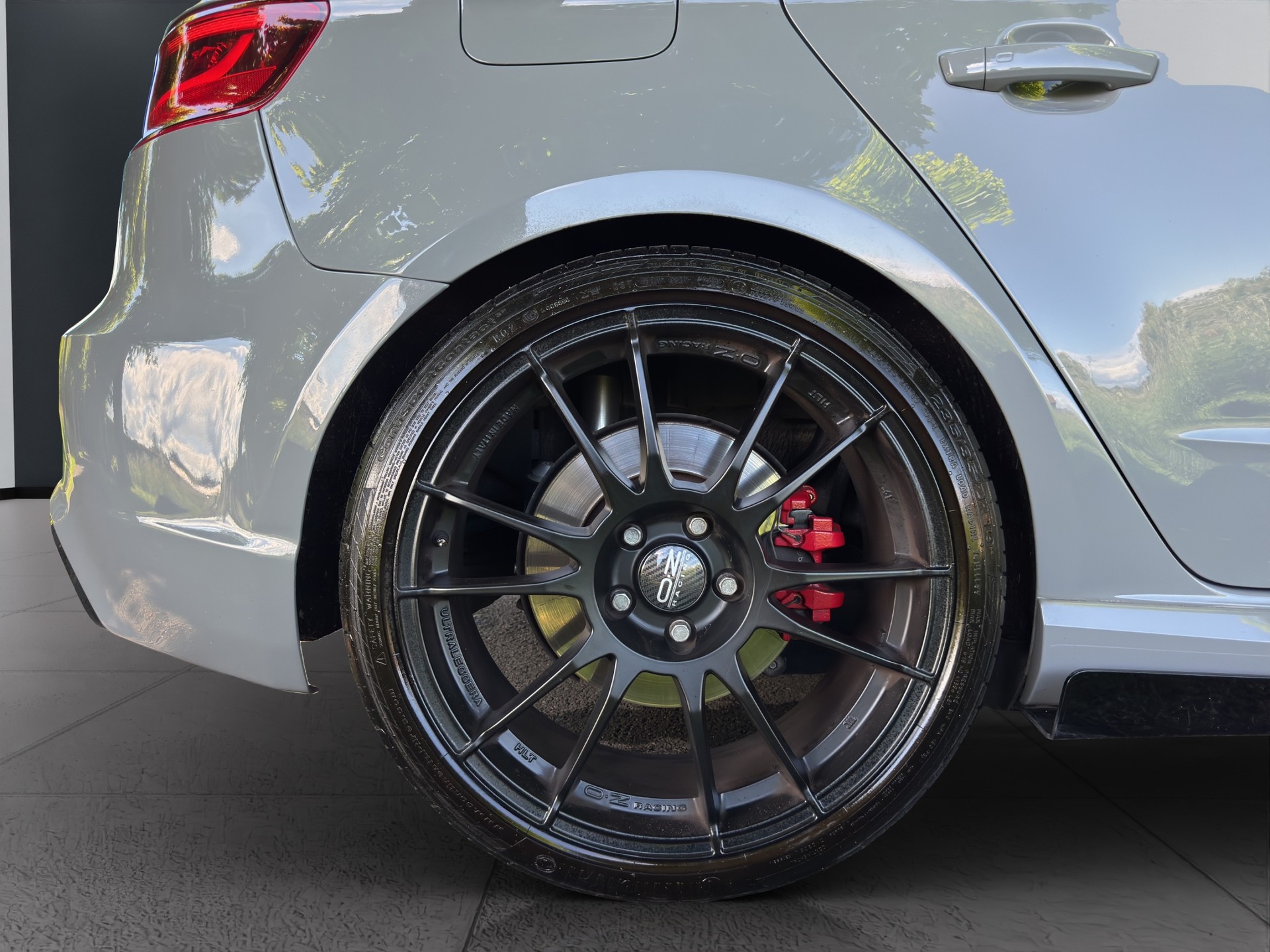 AUDI RS3 2.5 TSI quattro S-tronic-image-19