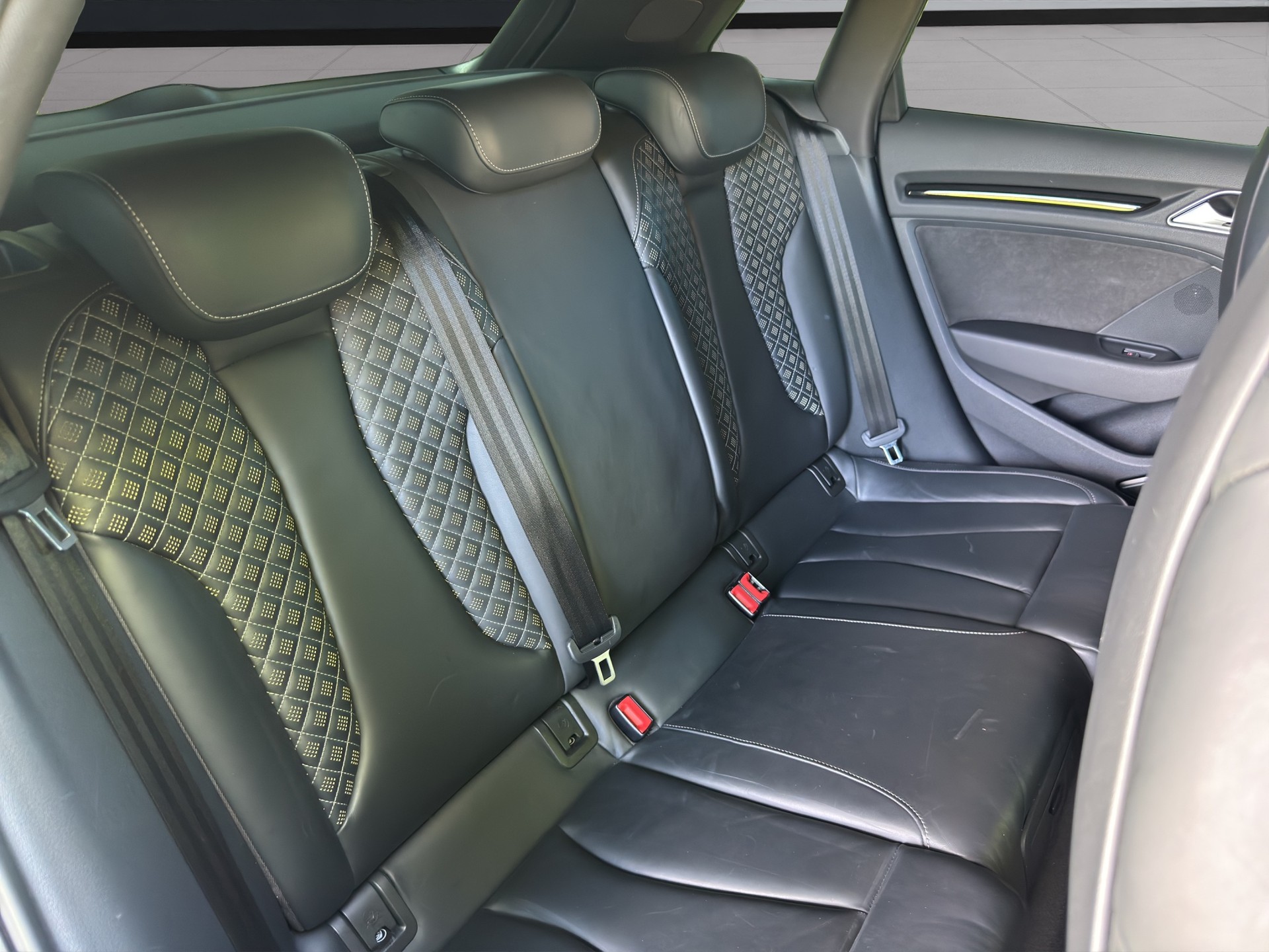 AUDI RS3 2.5 TSI quattro S-tronic-image-13