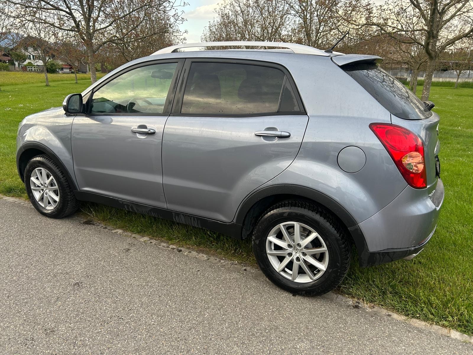 KGM-SsangYong Korando 2.0 e-XDI Quartz 4WD Automatic-image-2