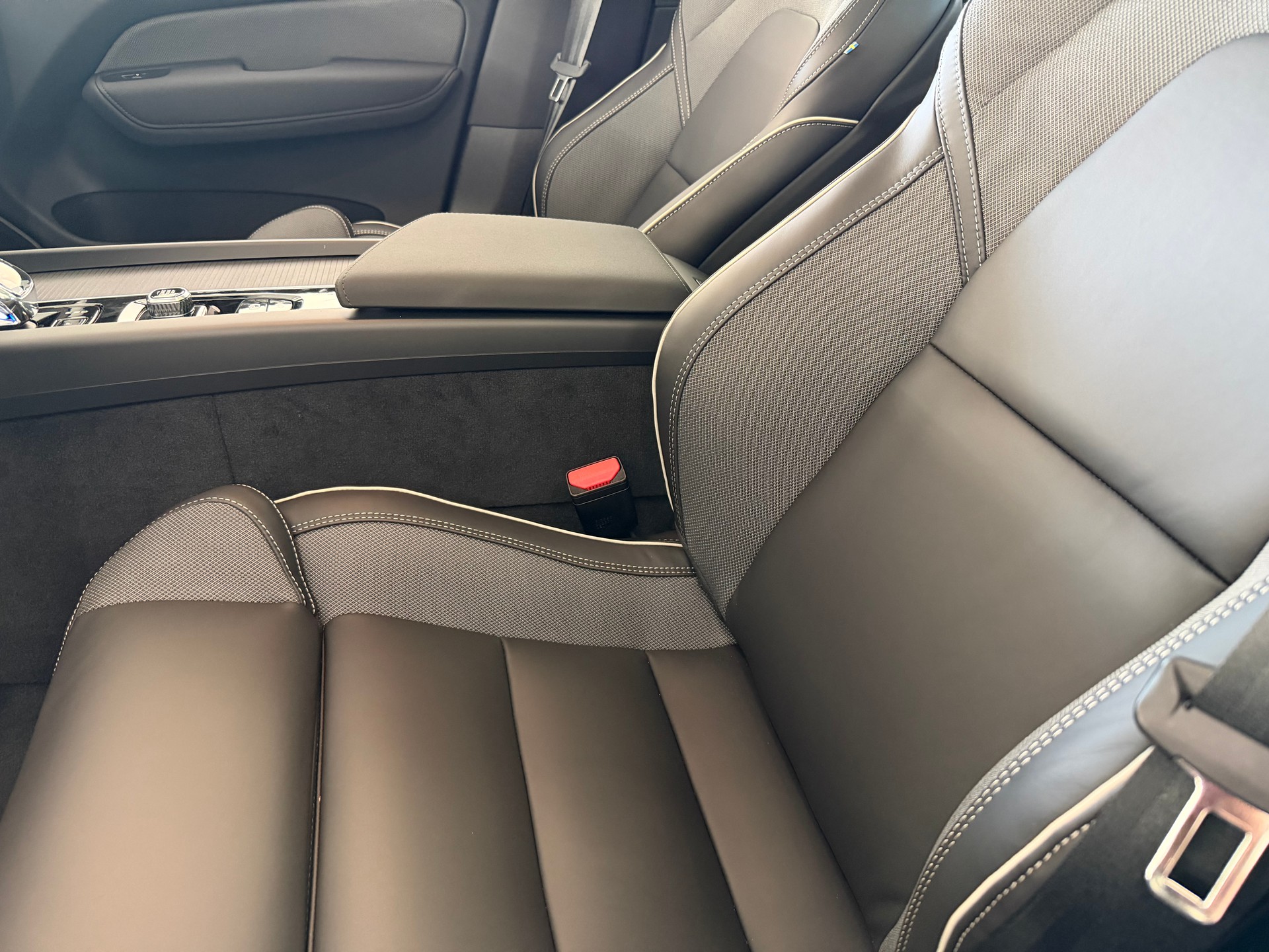 VOLVO XC60 2.0 T6 TE Black Edition e-image-5