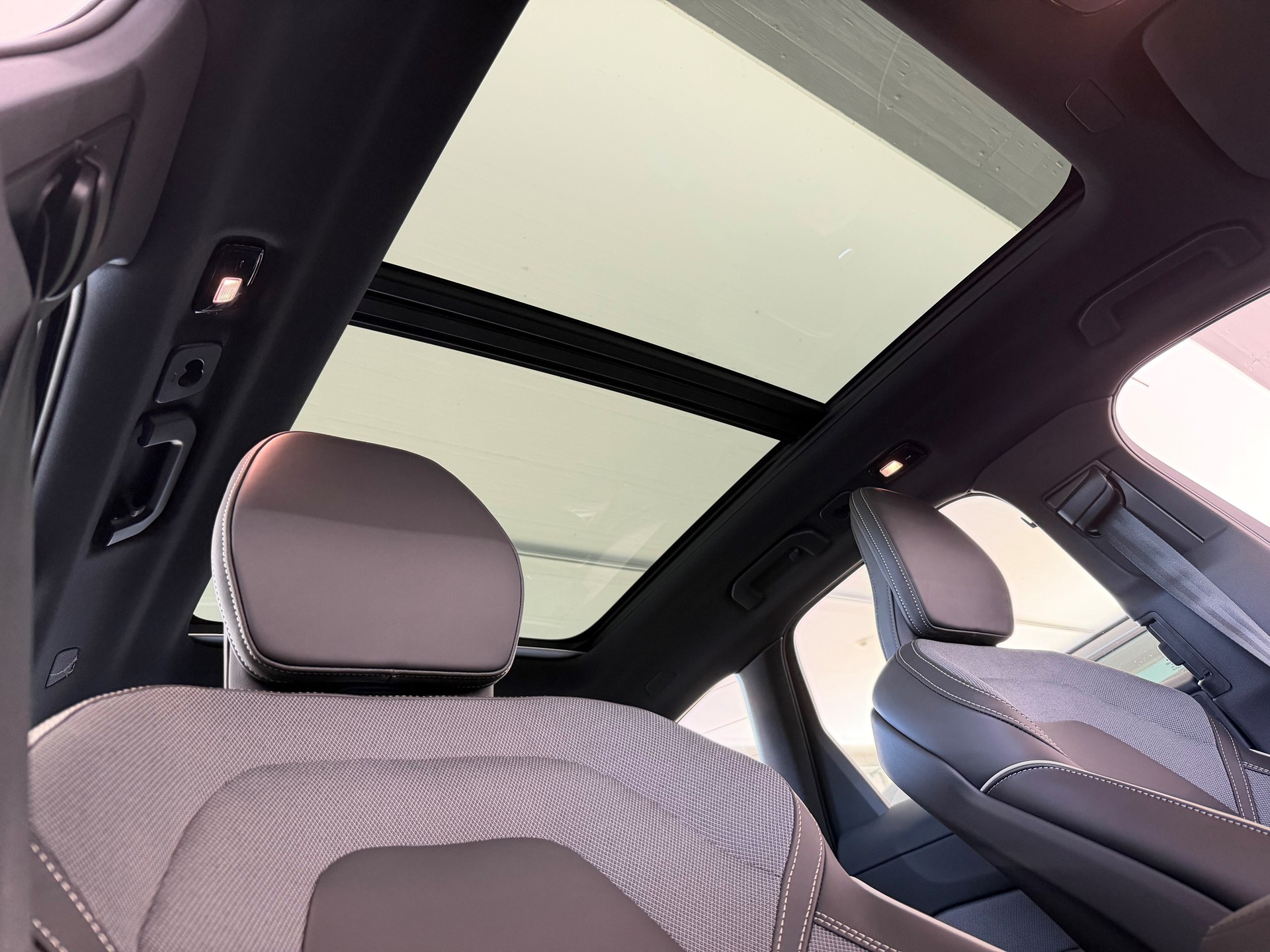 VOLVO XC60 2.0 T6 TE Black Edition e-image-8